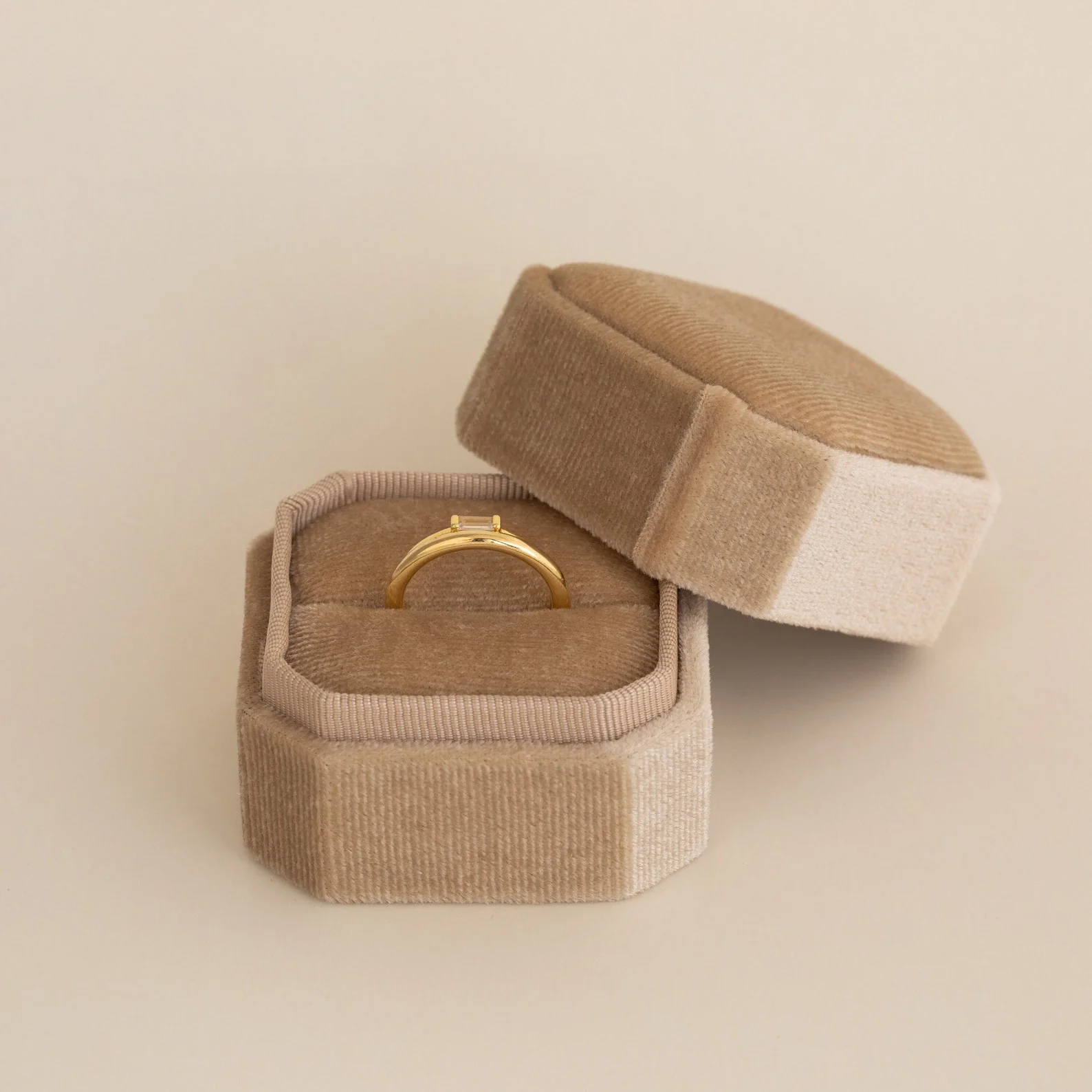 1 Slot Velvet Ring Box - Image 5