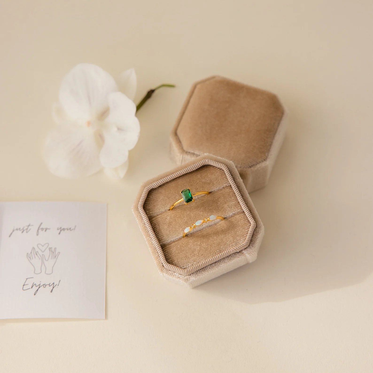 2 Slot Velvet Ring Box - Image 2