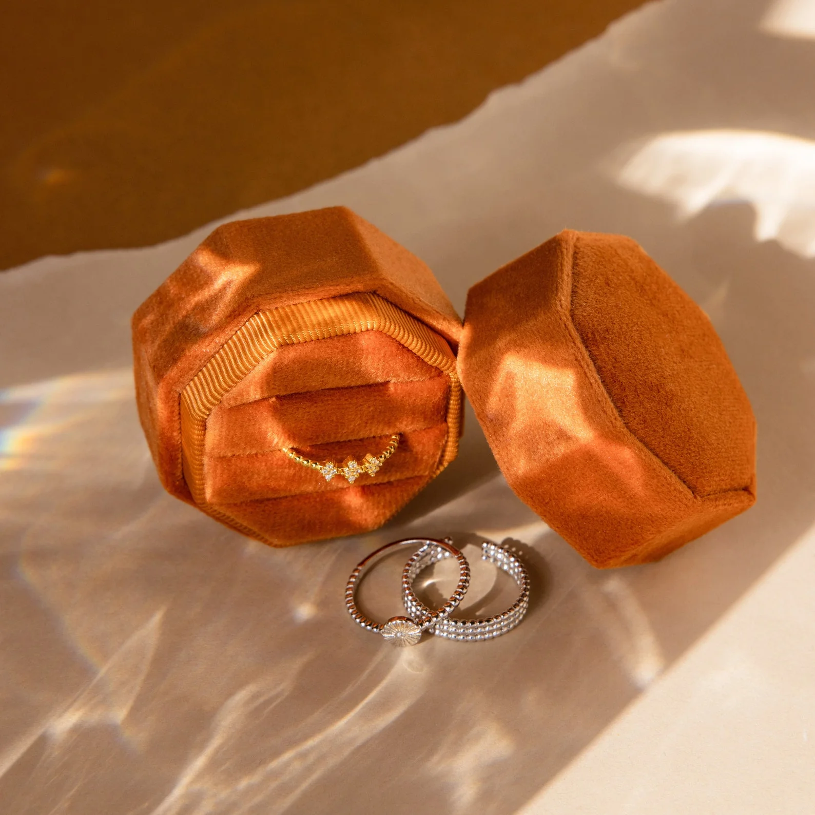 3 Slot Velvet Ring Box - Image 7