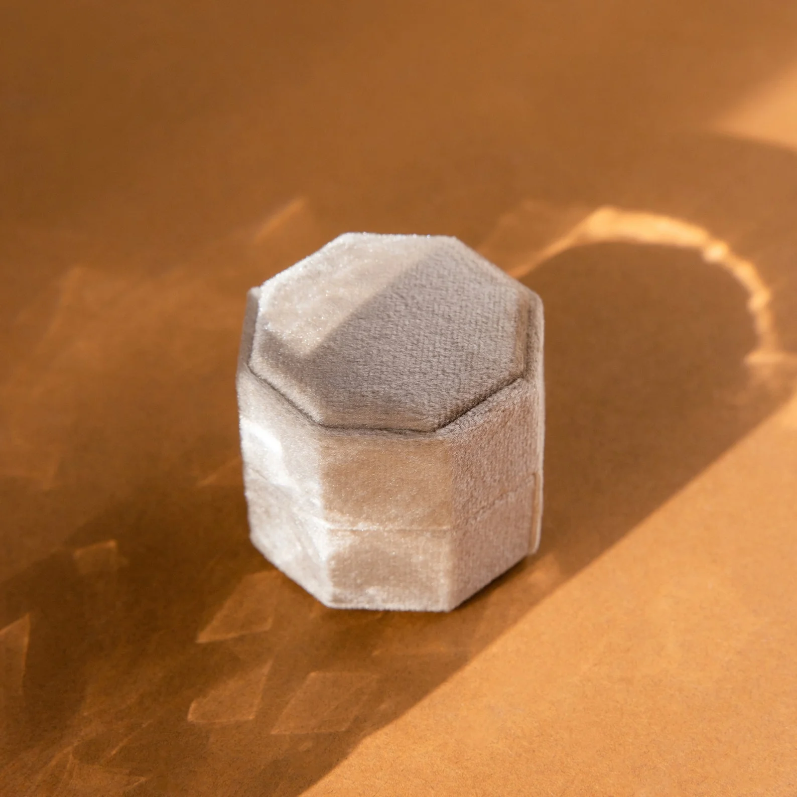 3 Slot Velvet Ring Box - Image 8