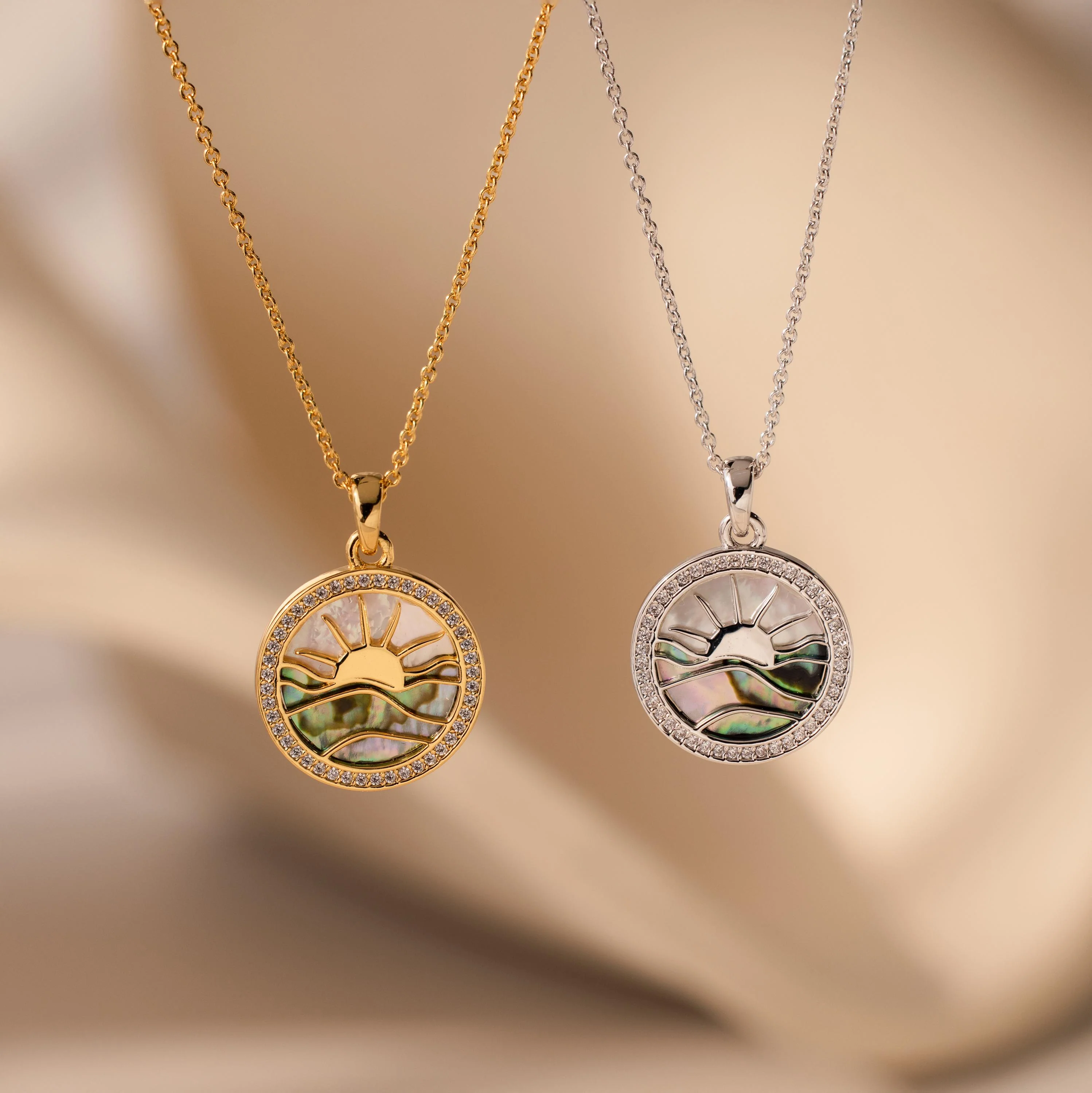 Abalone Sunrise Pendant Necklace in 18K Gold - Image 5