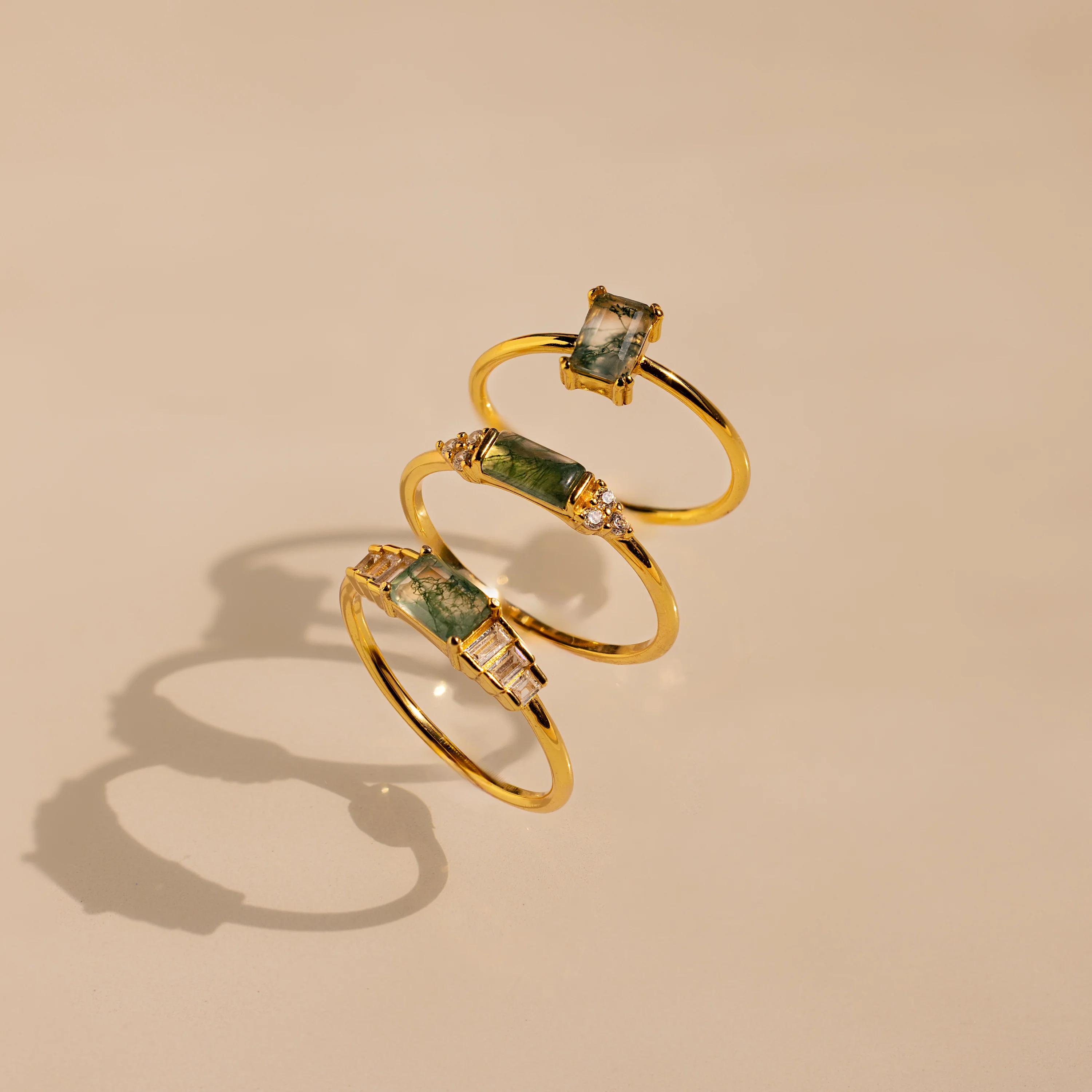 Agate Emerald Ring in 18K Gold - Image 5