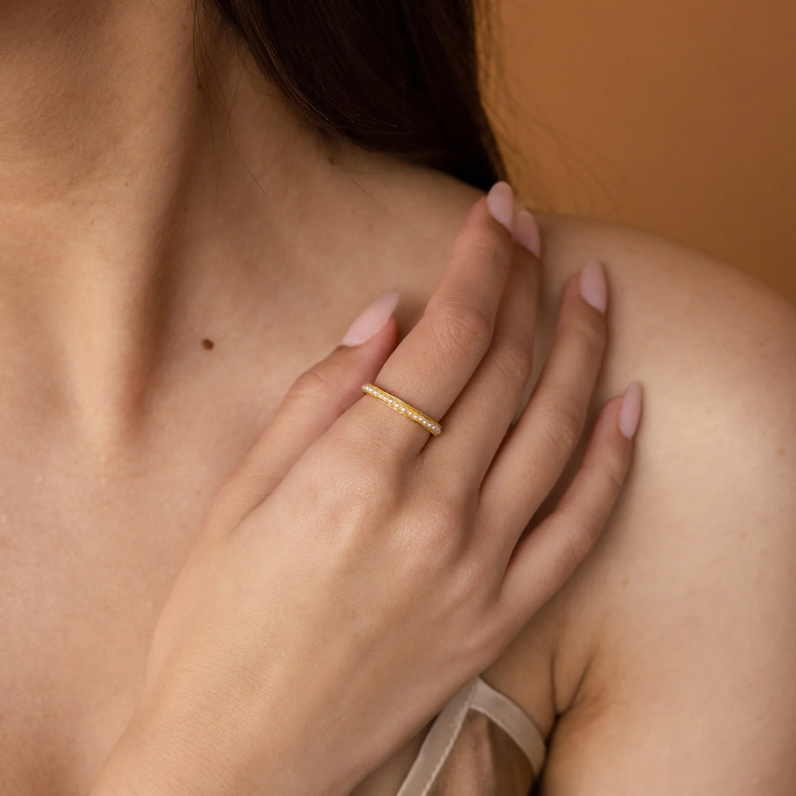 Alicia Pearl Inlay Band - Image 2