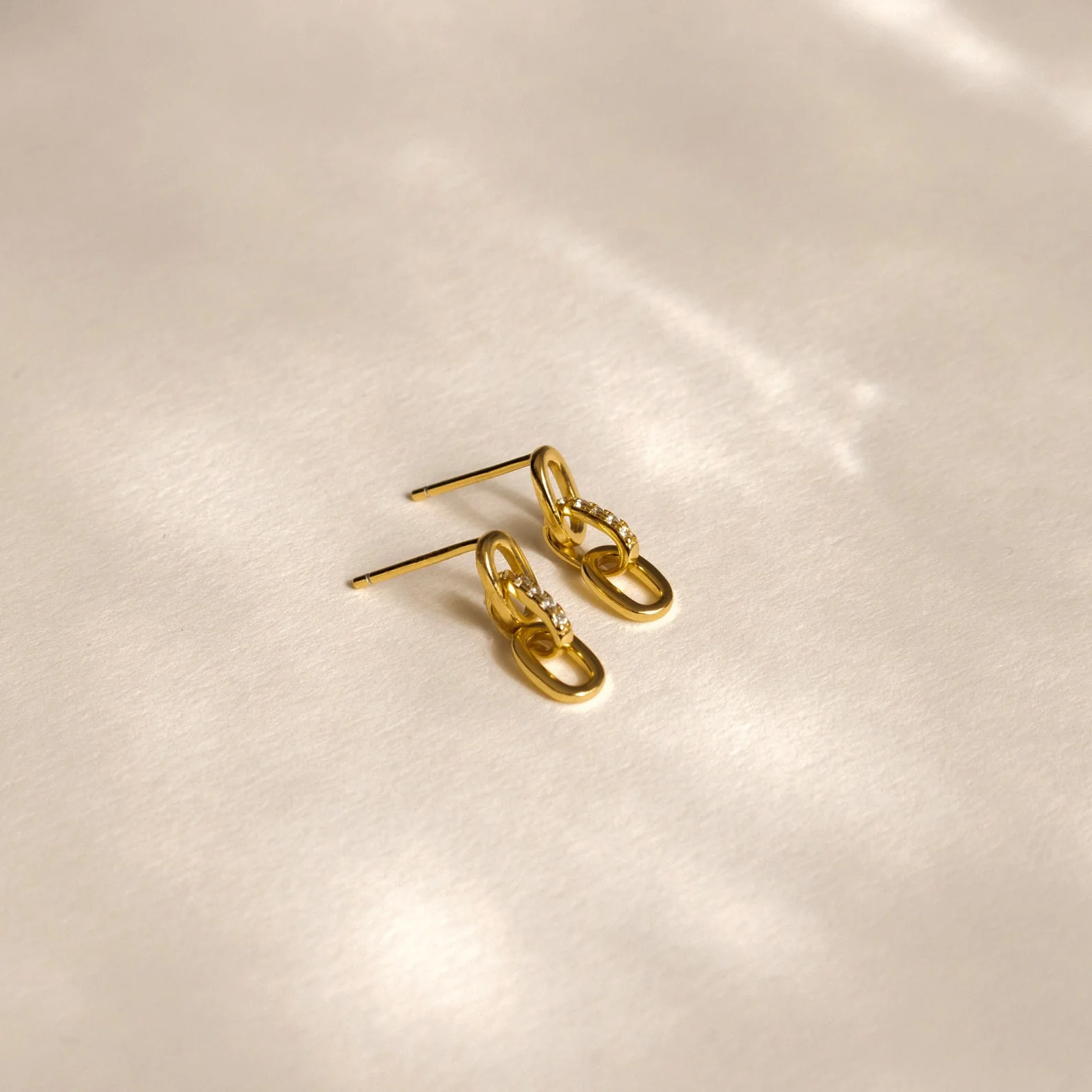 Amia Pave Link Earrings - Image 5