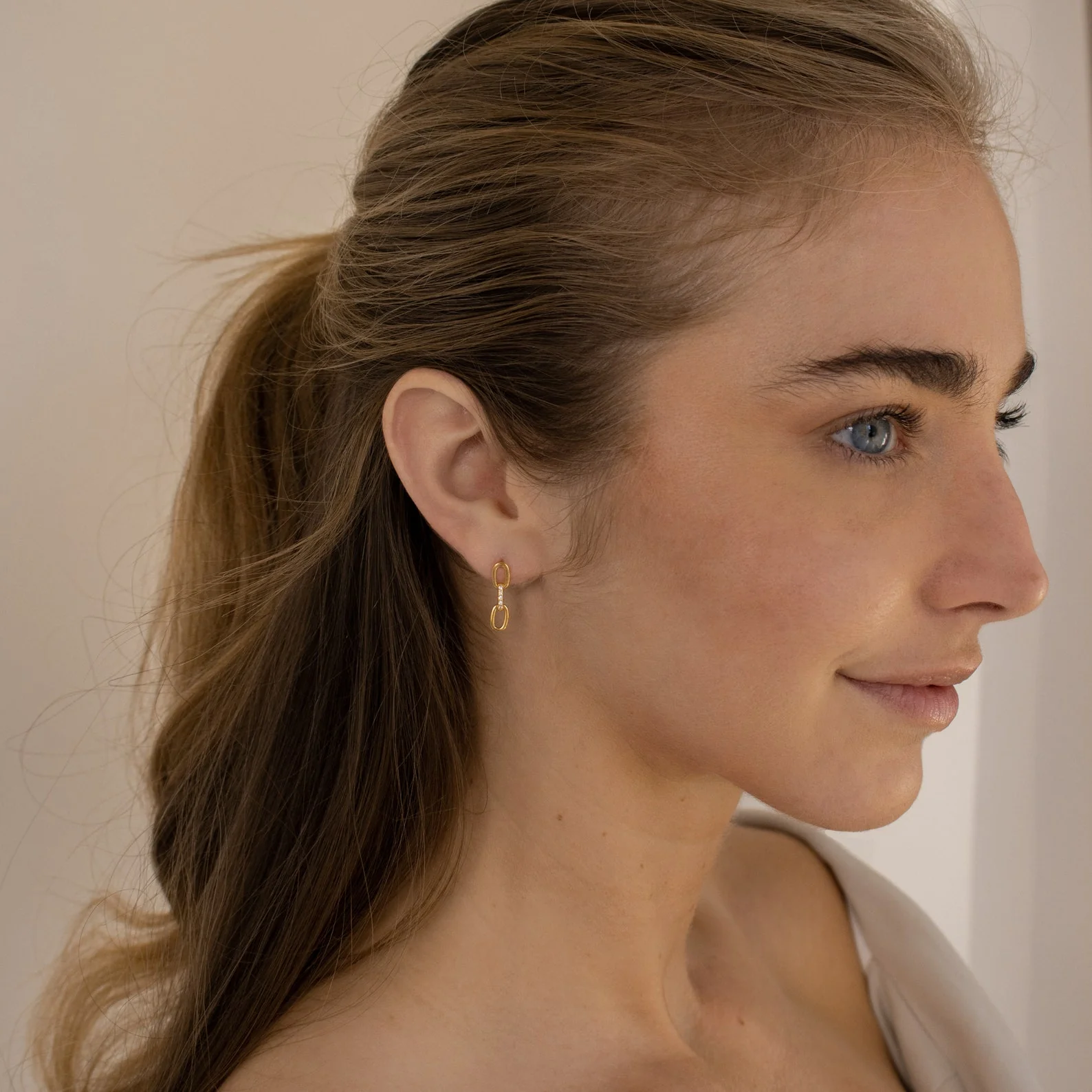 Amia Pave Link Earrings - Image 6