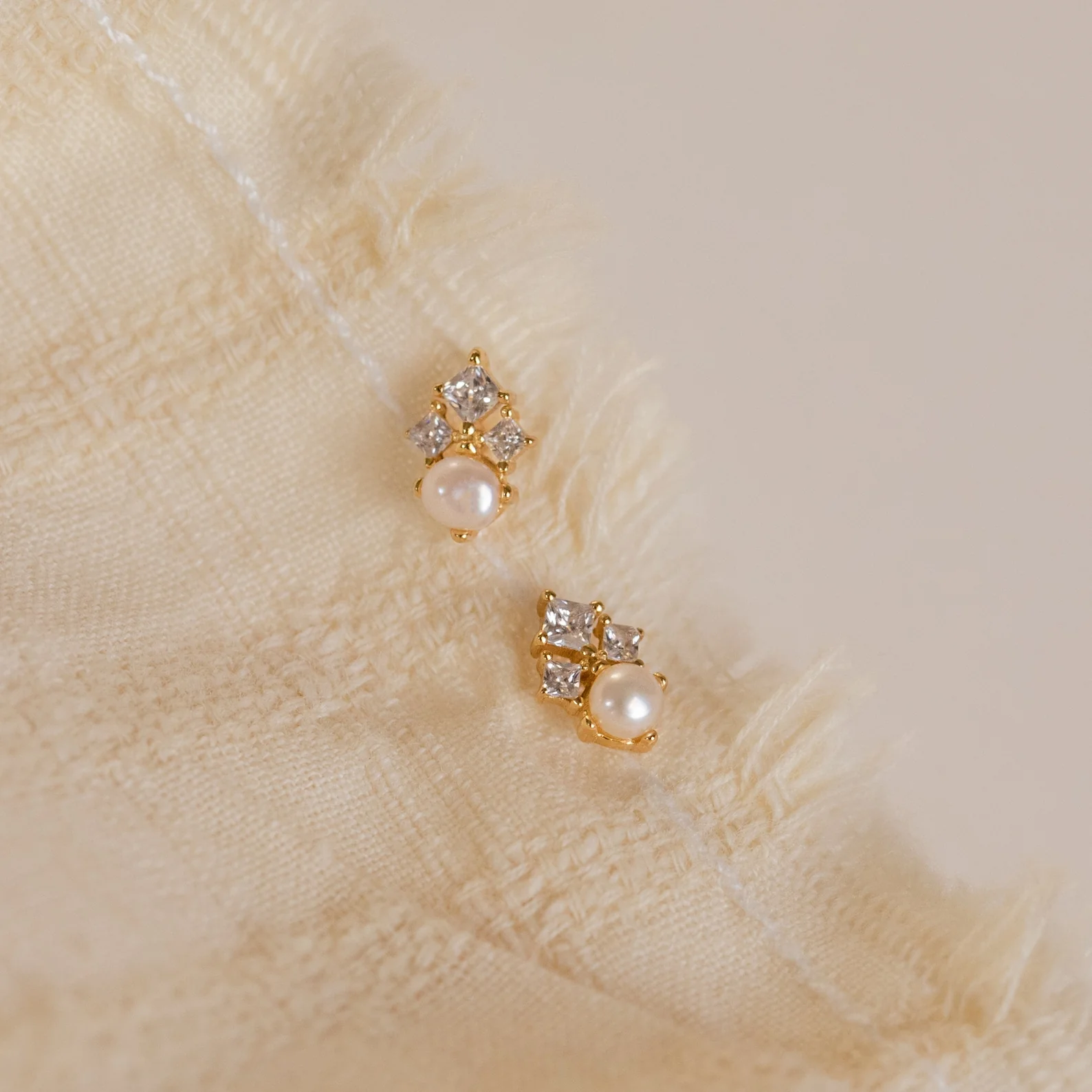 Angelina Pearl Studs - Image 3