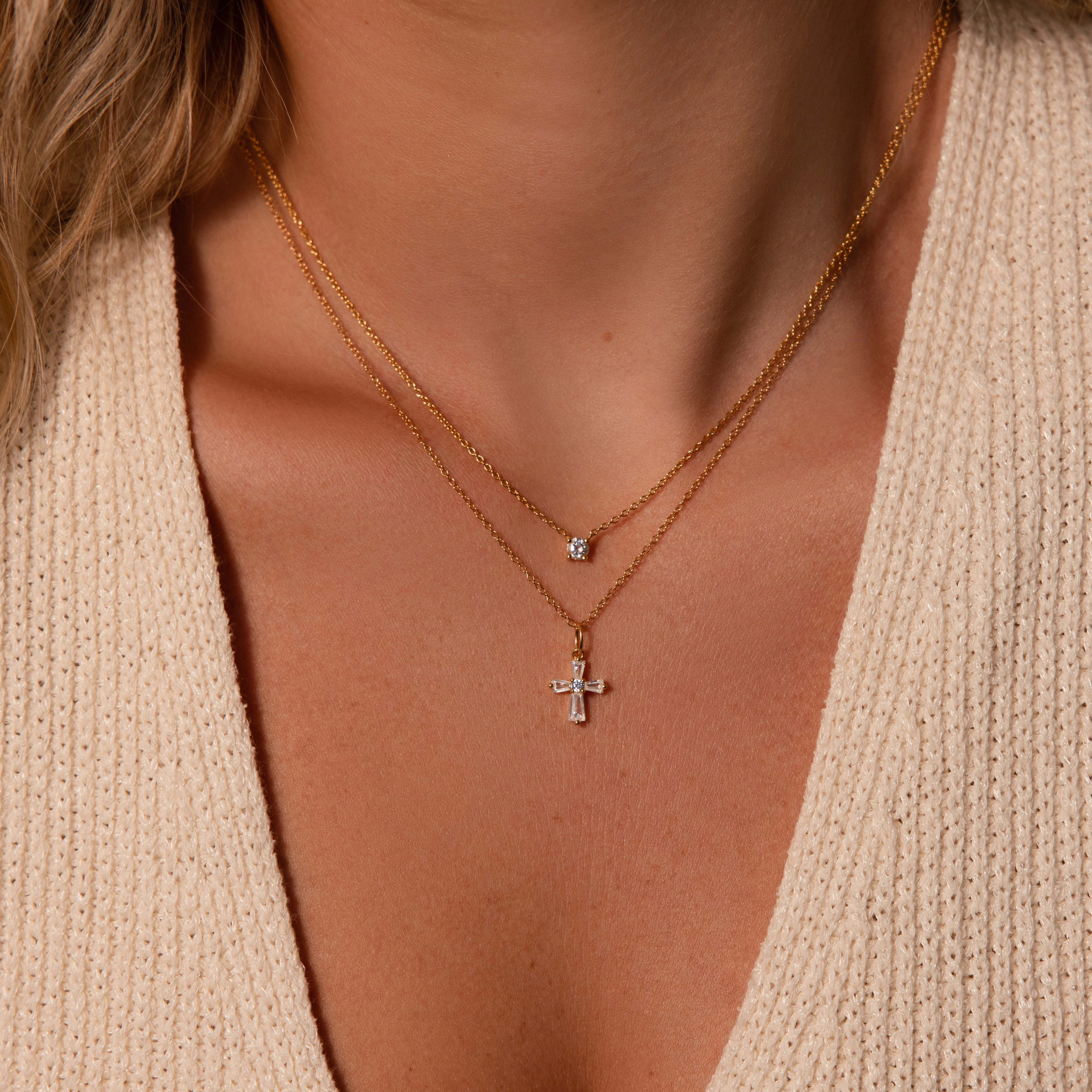 Art Deco Cross Necklace in 18K Gold - Image 4