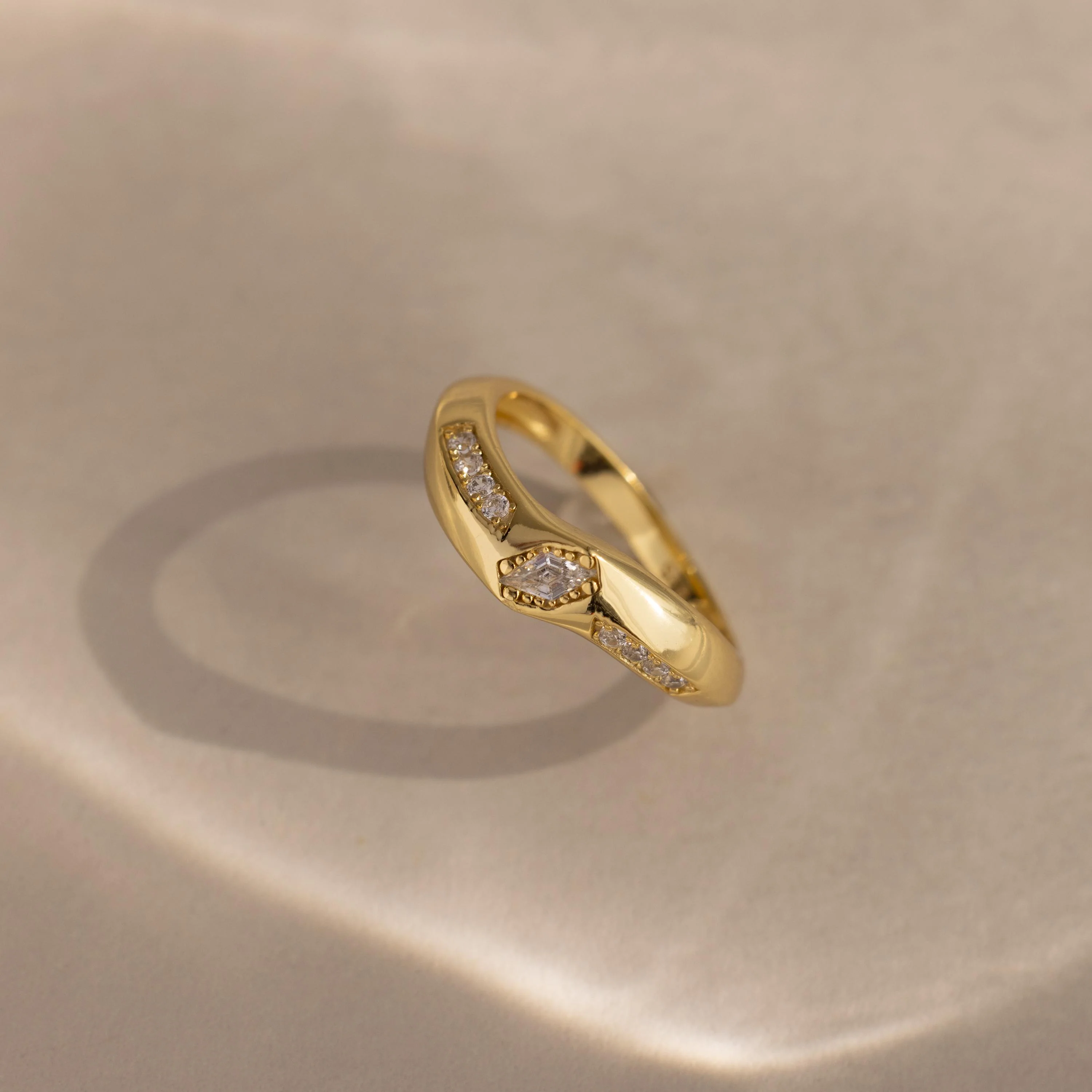 Art Deco Diamond Wave Ring - Image 3