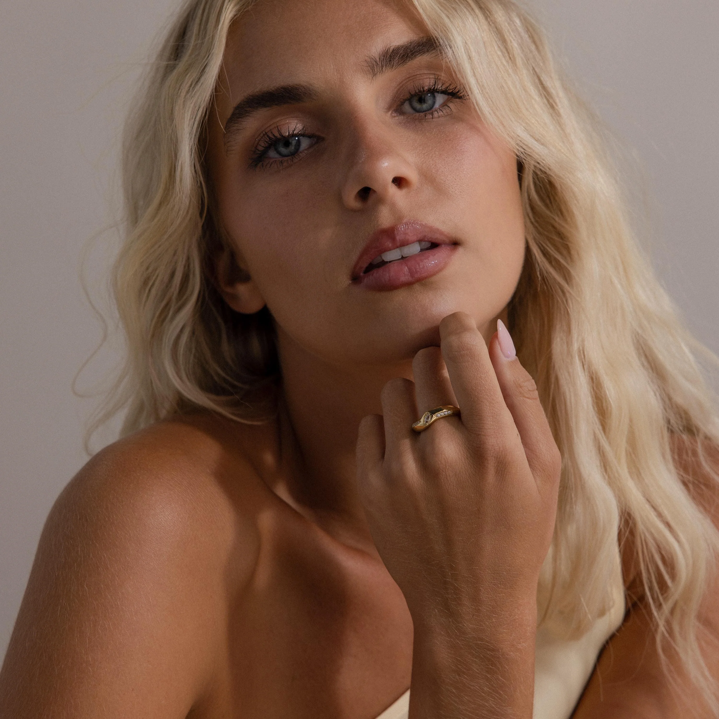 Art Deco Diamond Wave Ring - Image 4