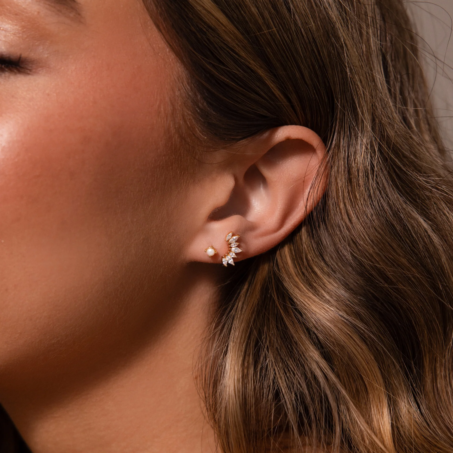 Baby Venus Flatback Studs - Image 7