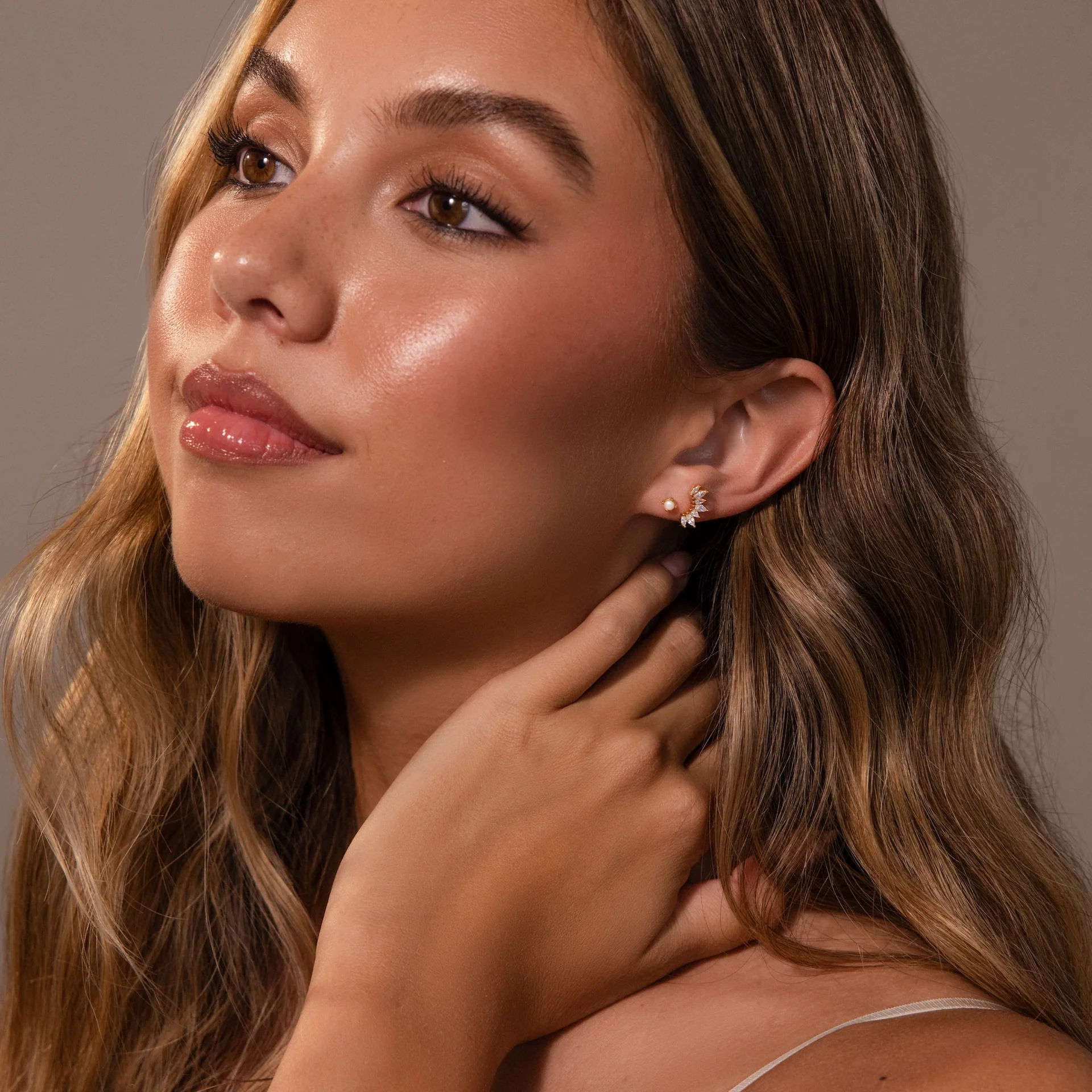 Baby Venus Flatback Studs - Image 9