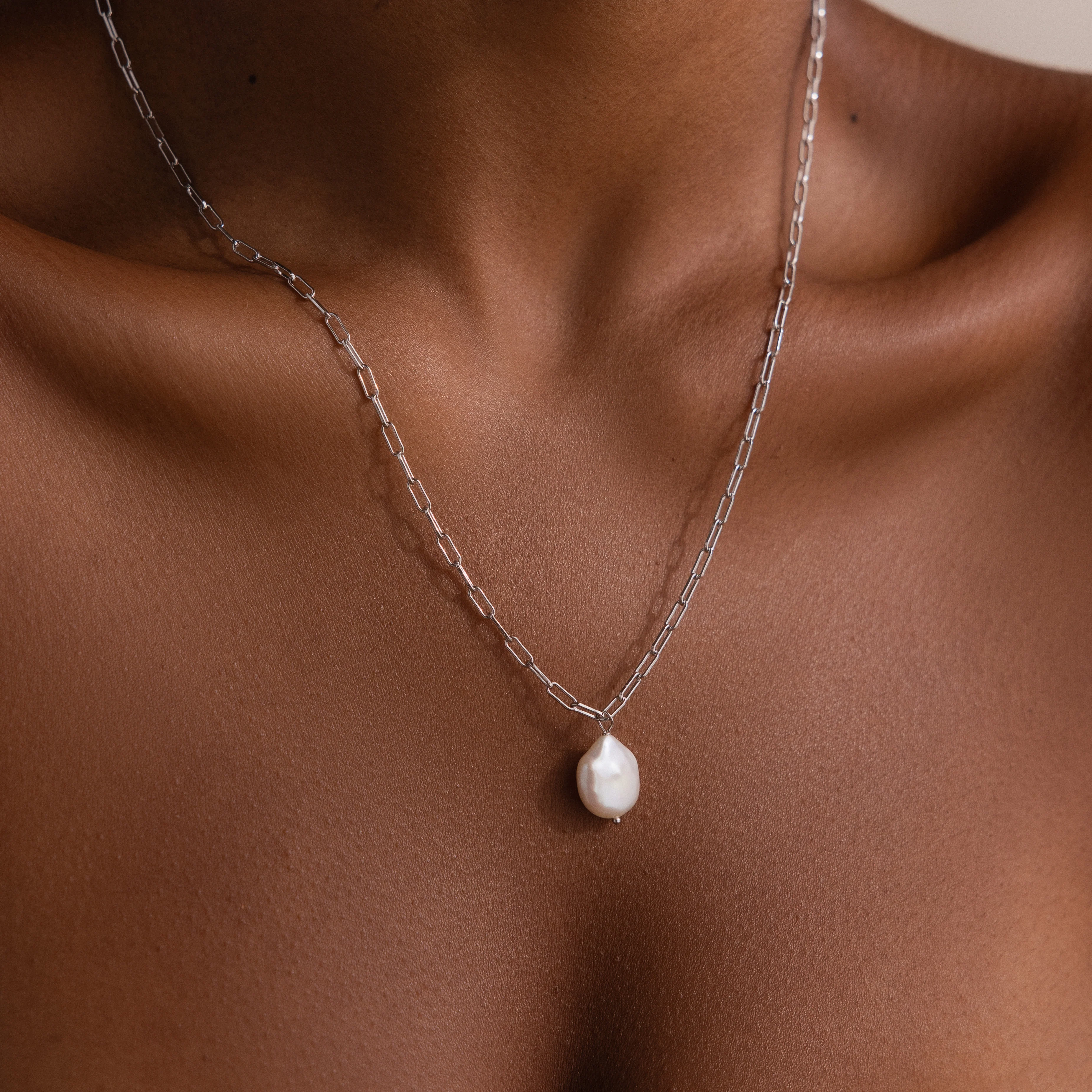 Baroque Pearl Necklace in Silver - Image 2