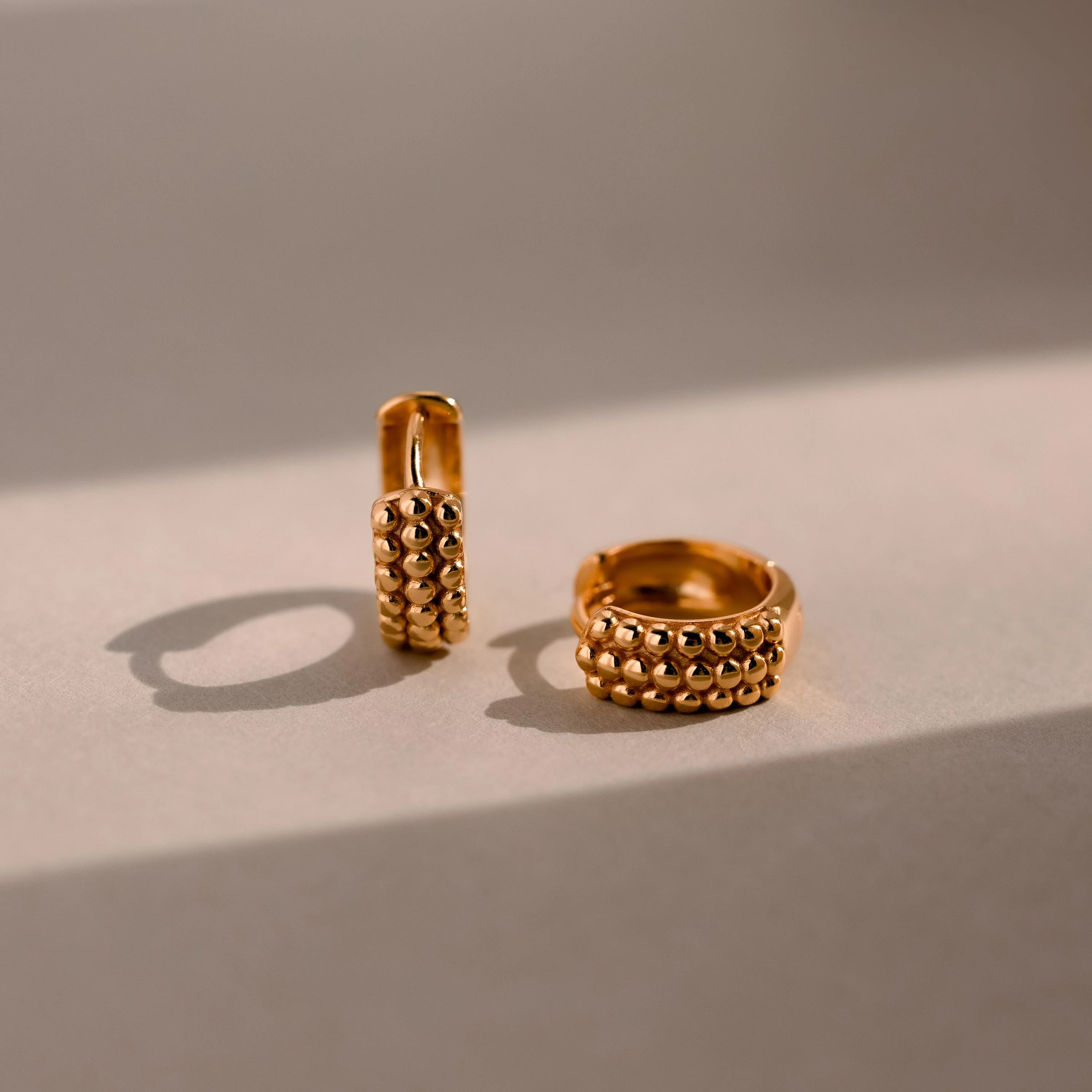 Beaded Chunky Hoops in 18K Gold - Image 5