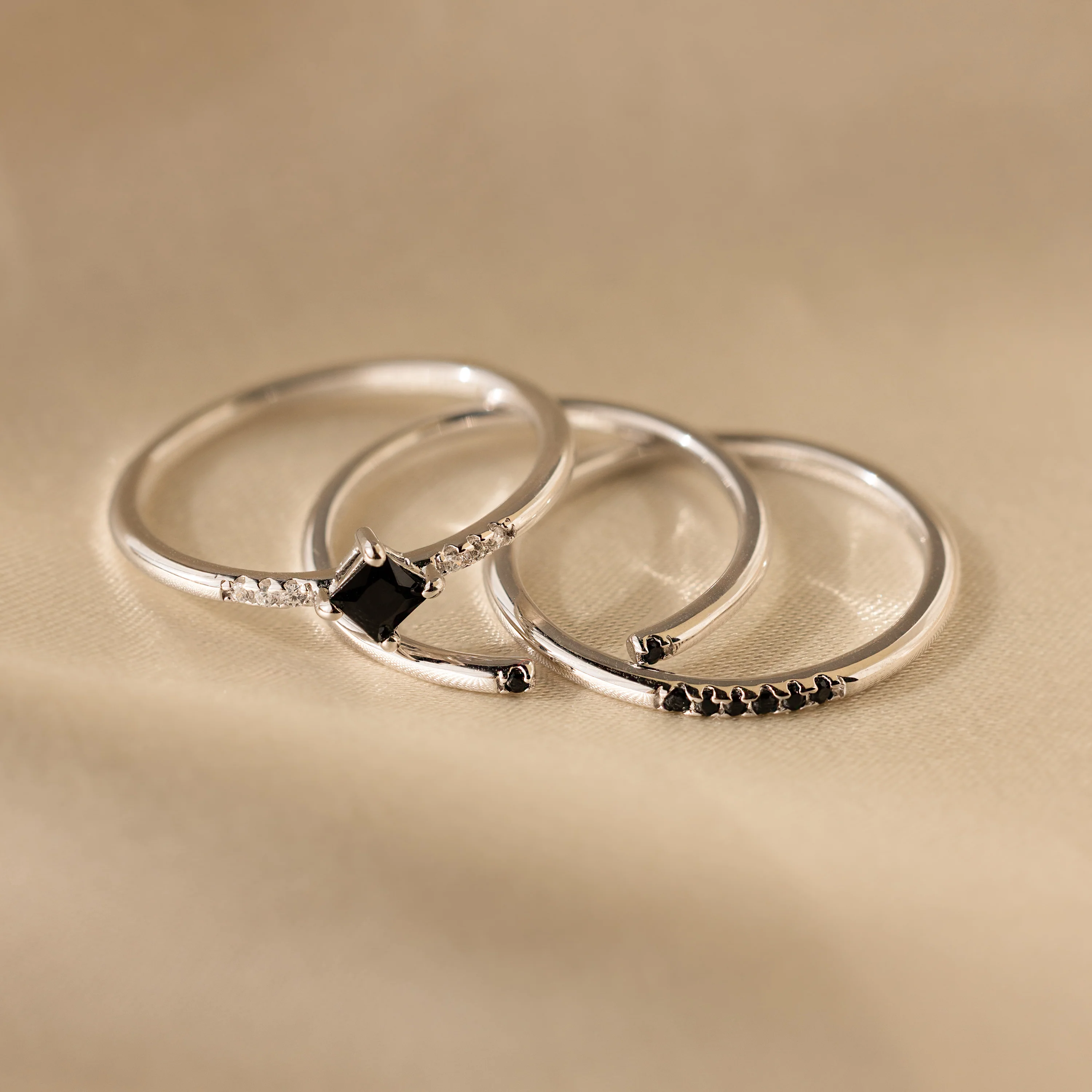 Black Abyss Ring Set in Silver - Image 3