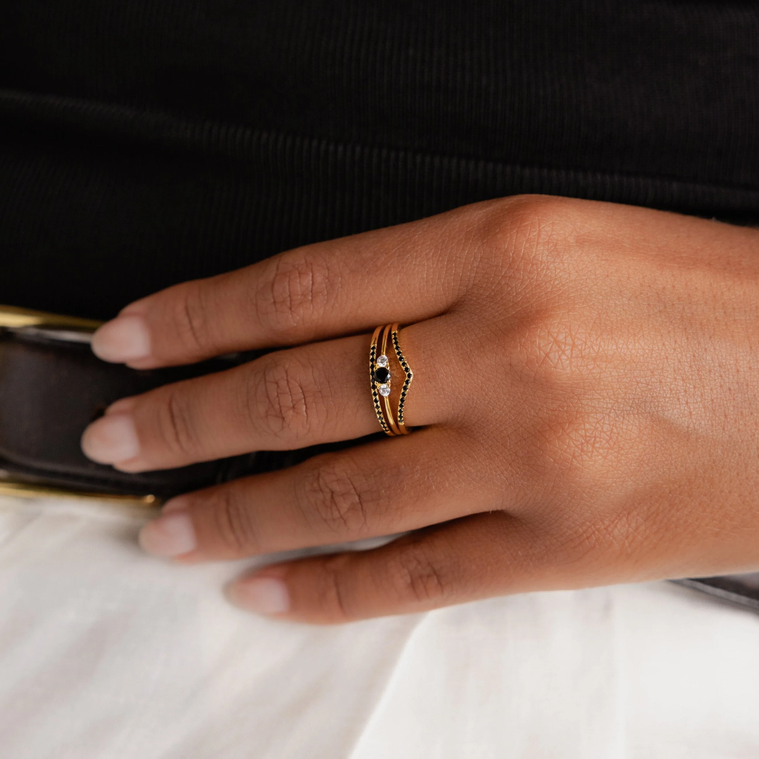 Black Curve Ring Set - Image 2