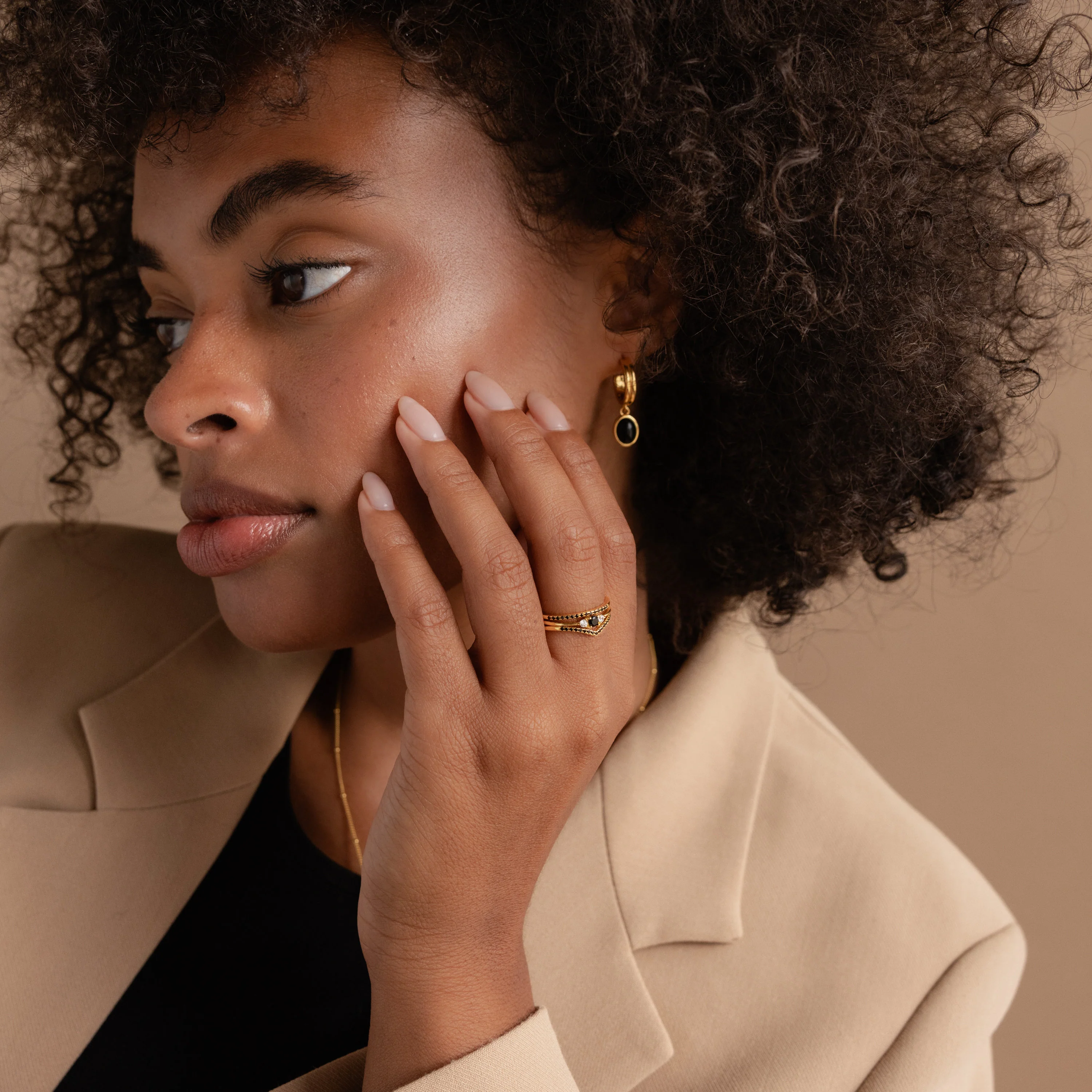Black Curve Ring Set - Image 5