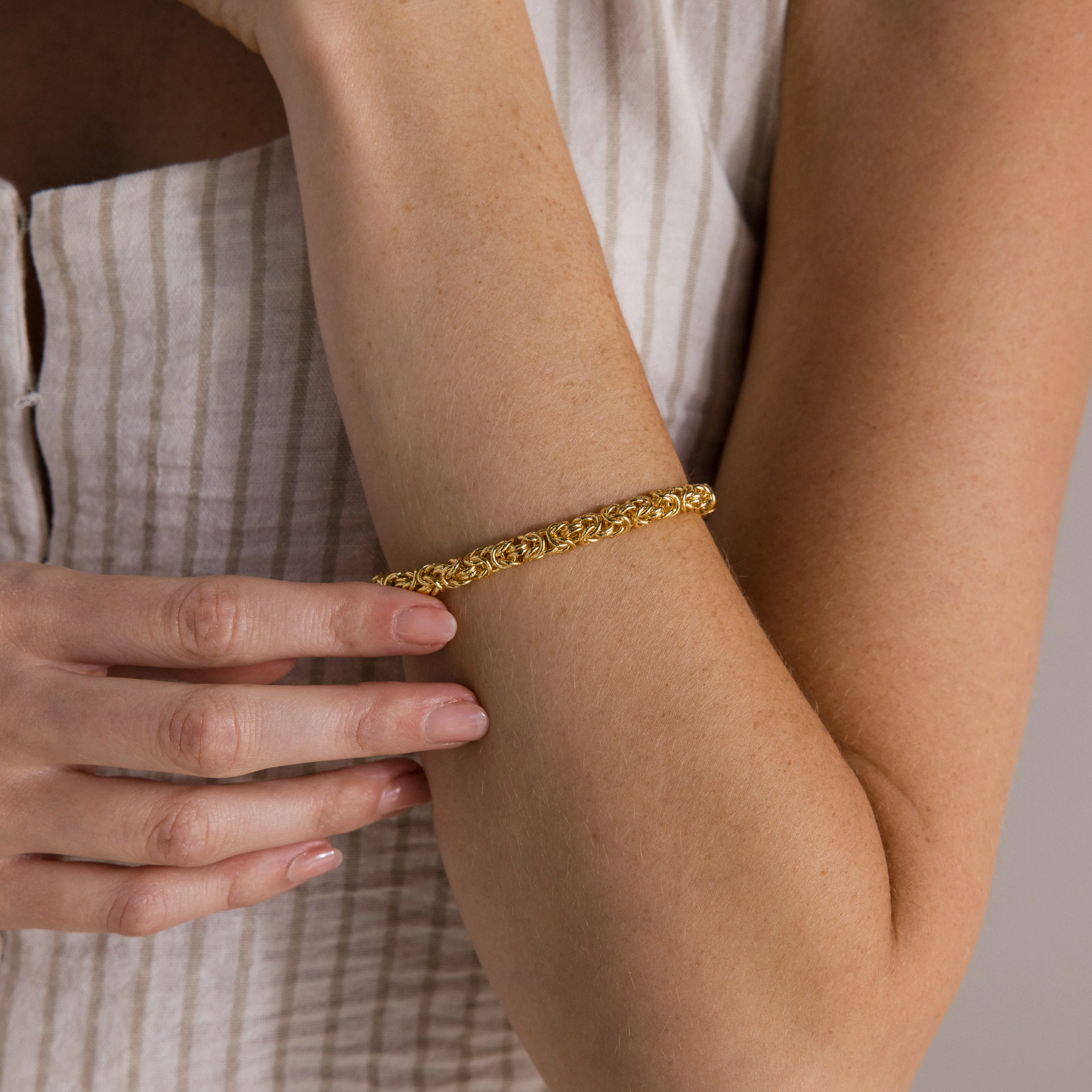 Bold Byzantine Bracelet in 18K Gold - Image 2