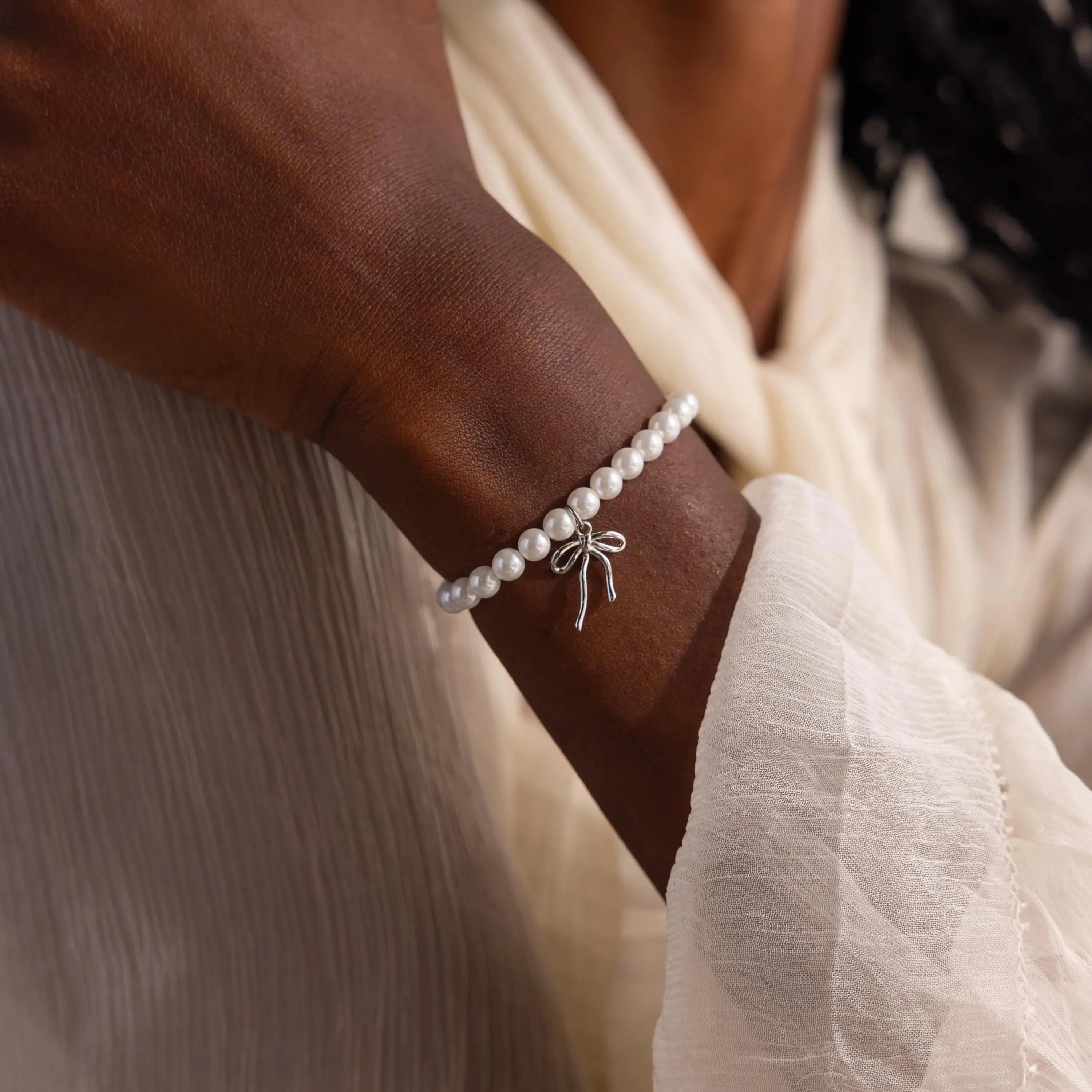 Bow Pearl Bracelet - Image 4