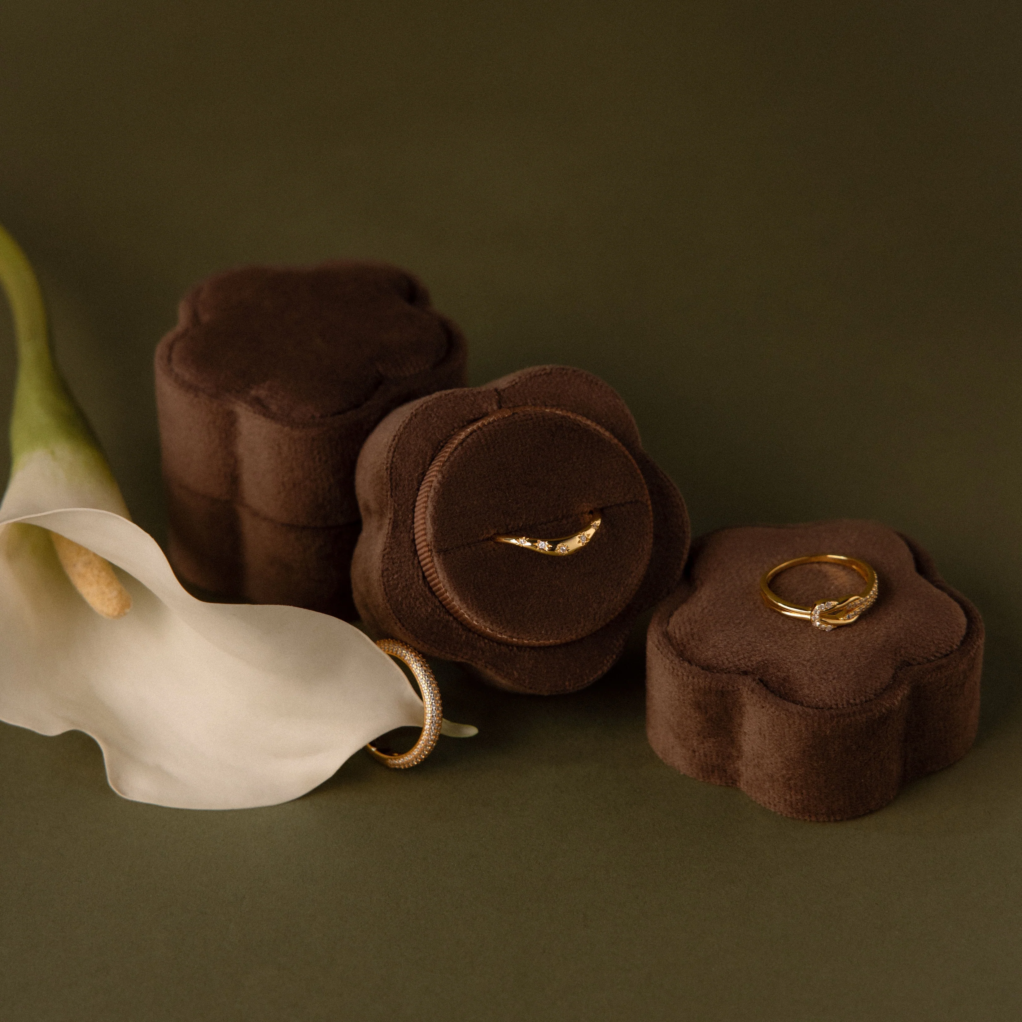 Brown Flower Velvet Ring Box - Image 6