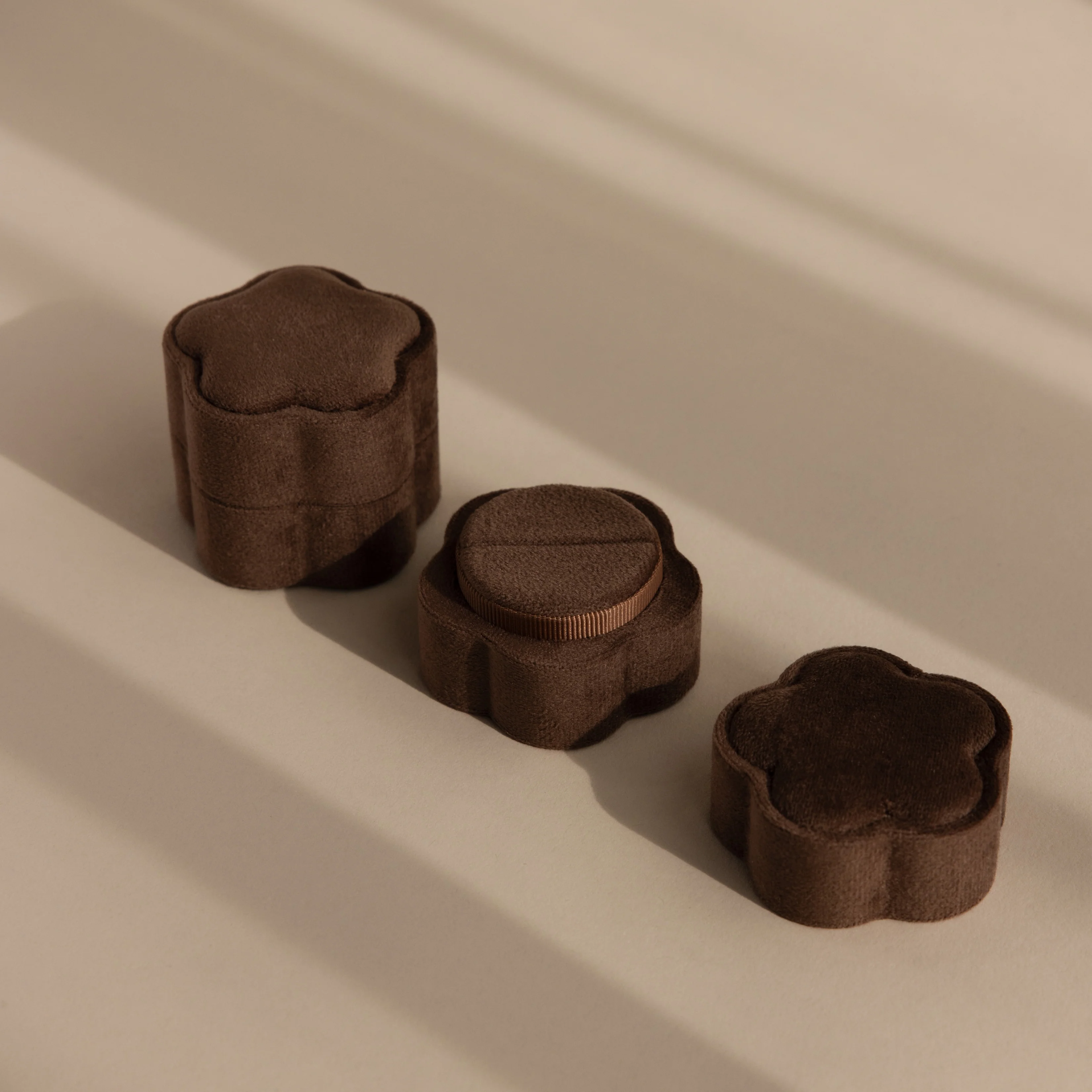 Brown Flower Velvet Ring Box - Image 7