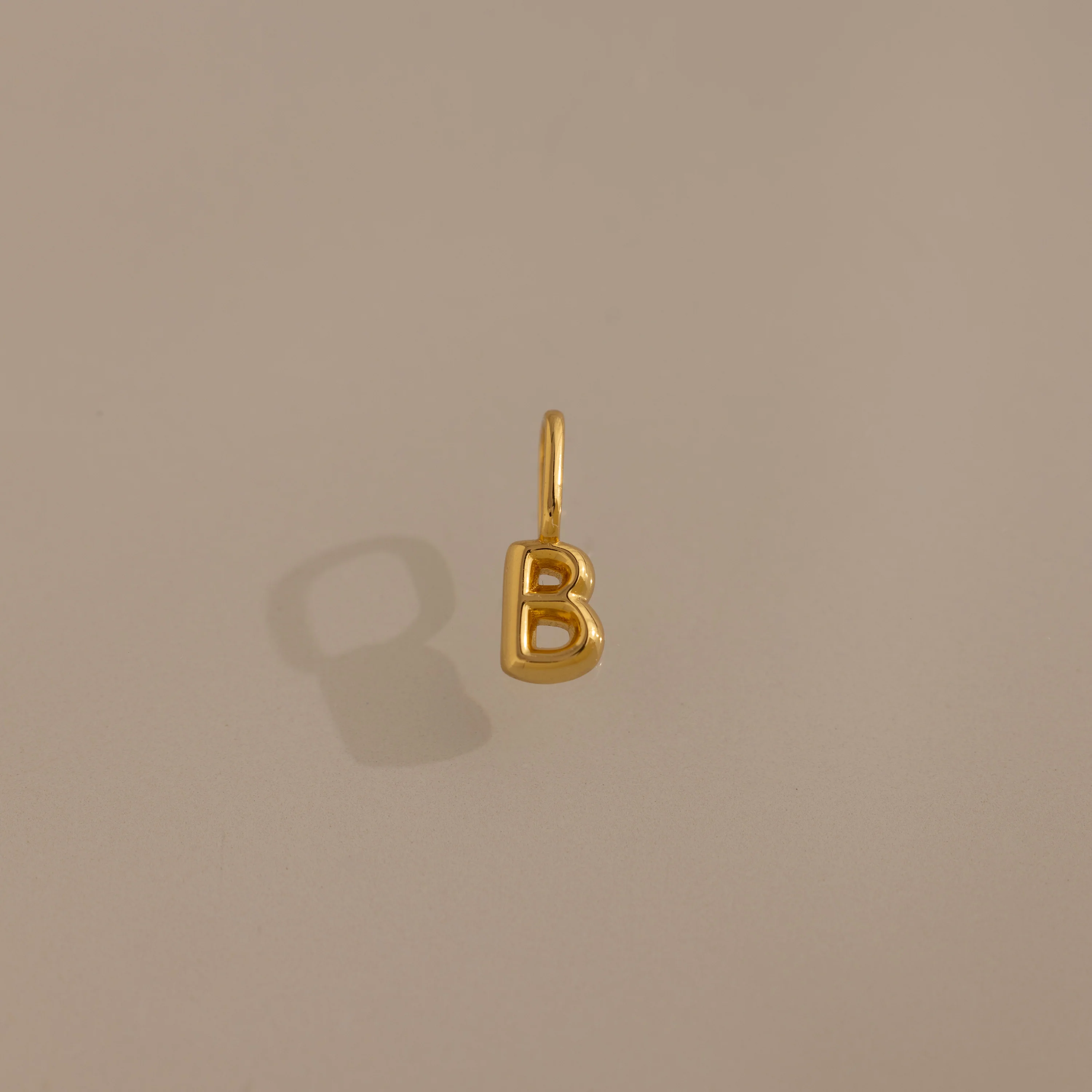 Bubble Letter Charm in 18K Gold - Image 5