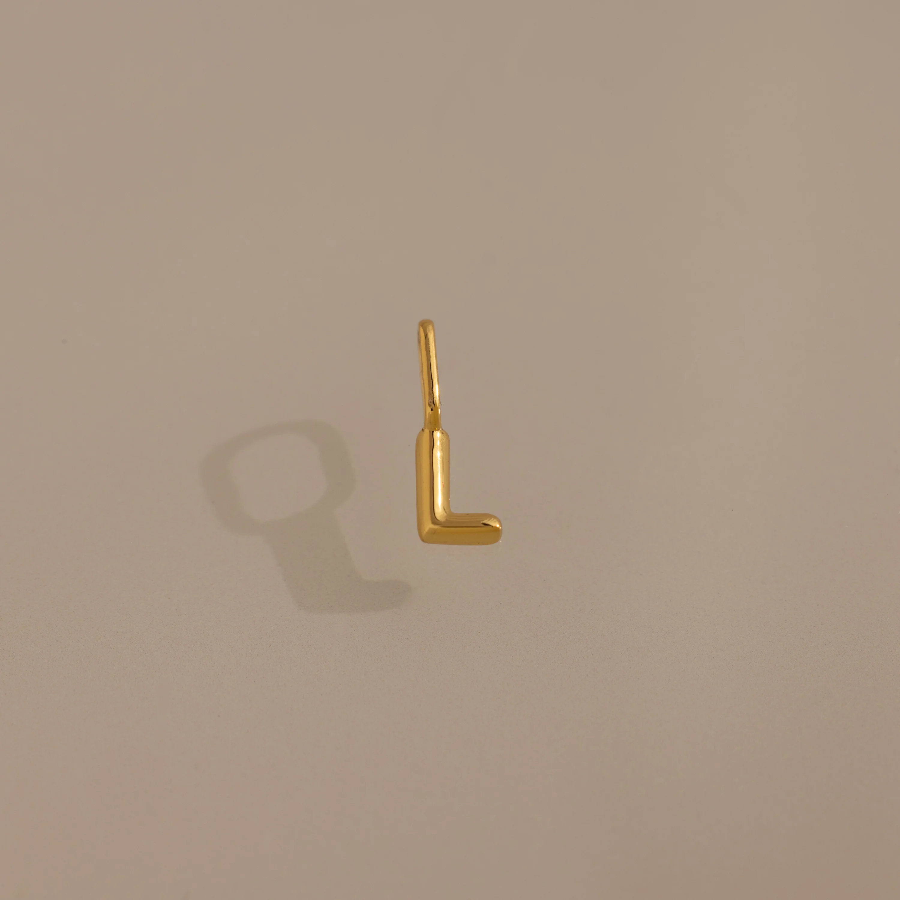 Bubble Letter Charm in 18K Gold - Image 15