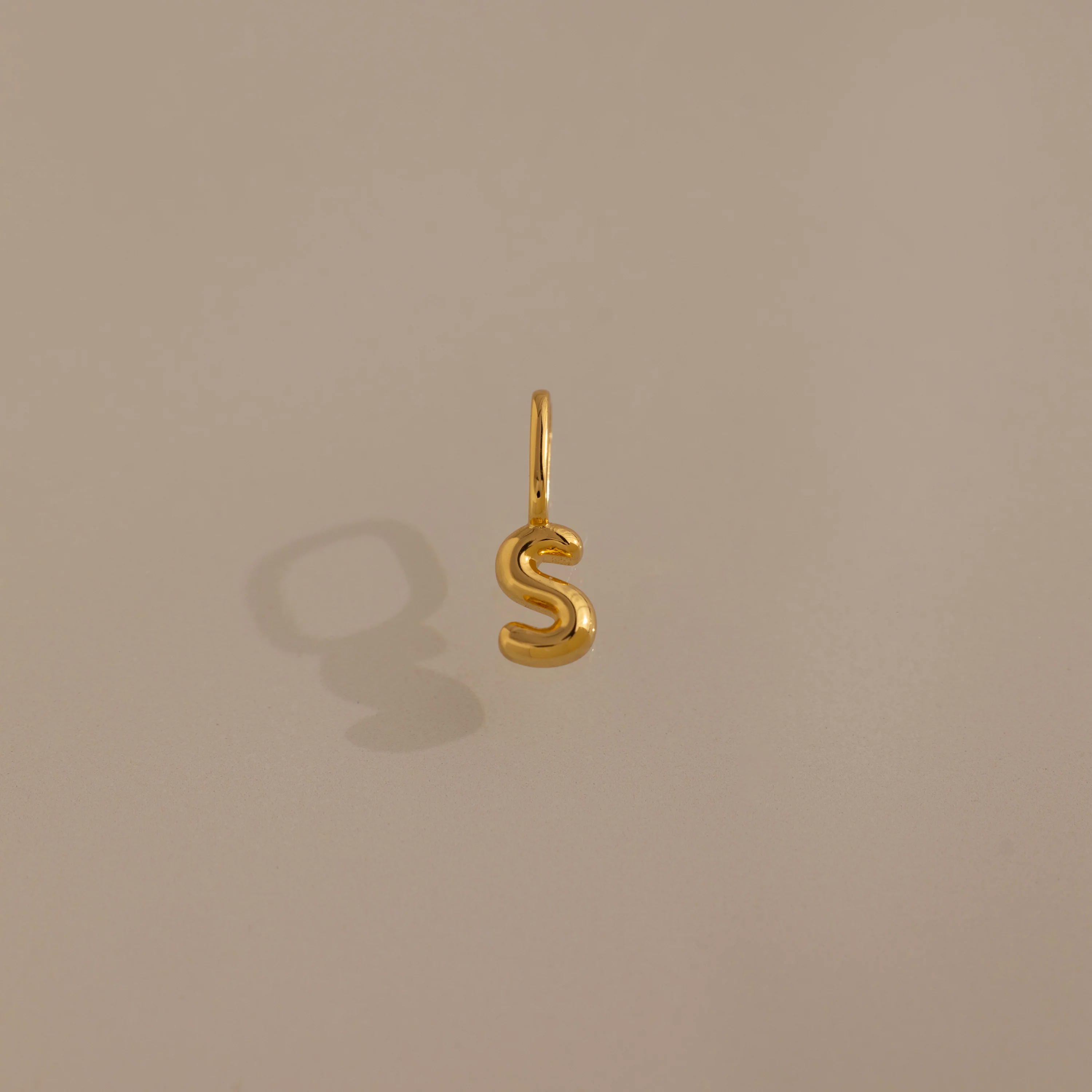 Bubble Letter Charm in 18K Gold - Image 22