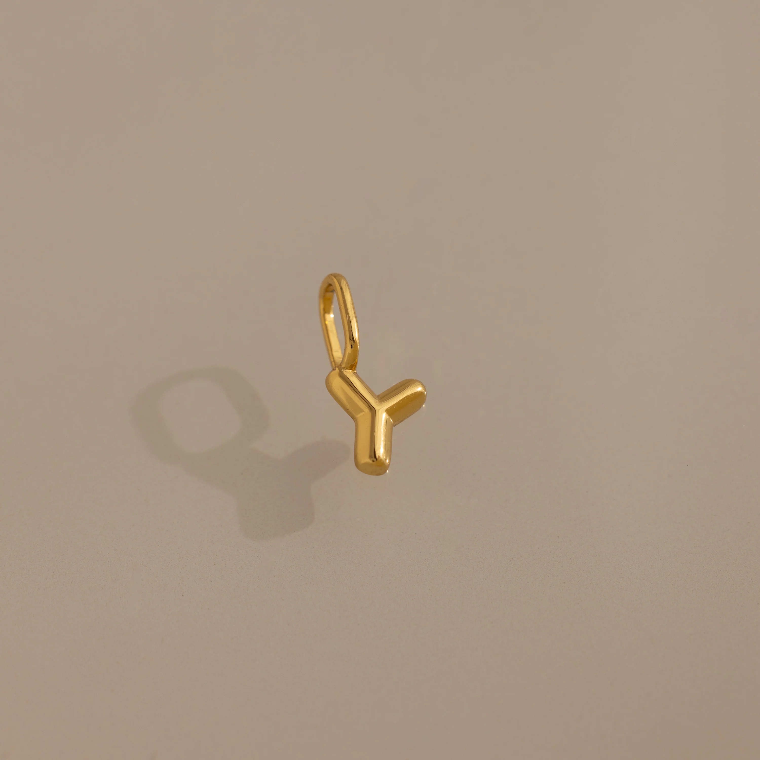 Bubble Letter Charm in 18K Gold - Image 28