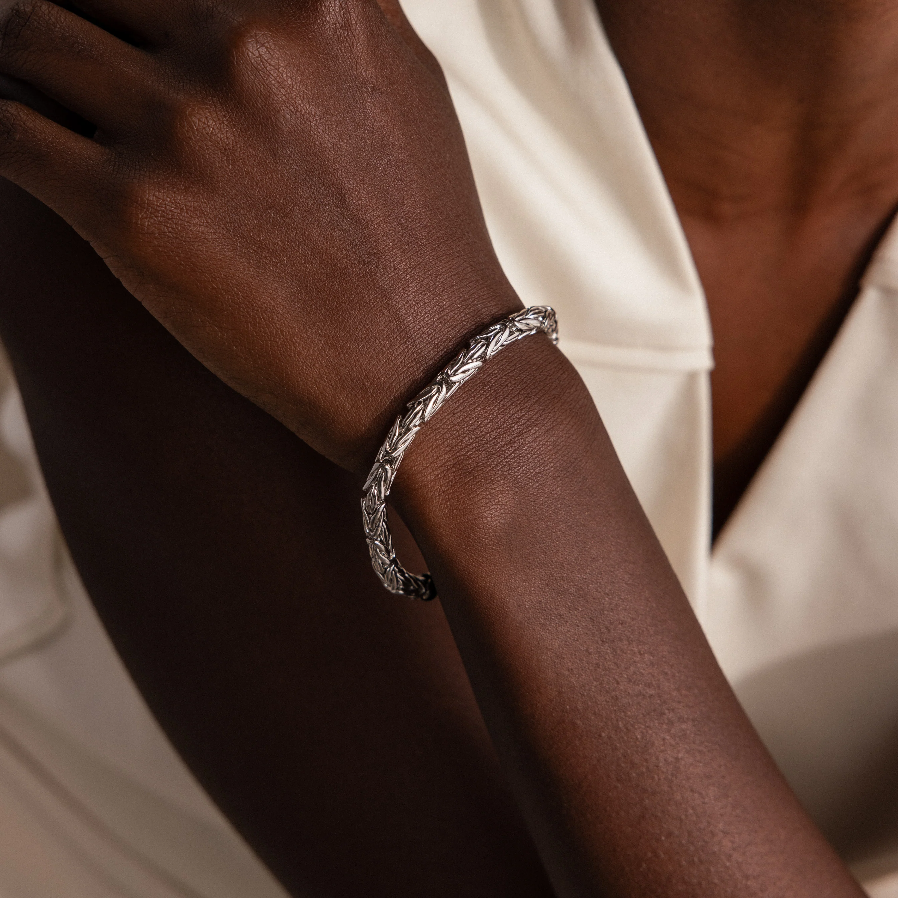 Byzantine Link Bracelet in Silver - Image 2