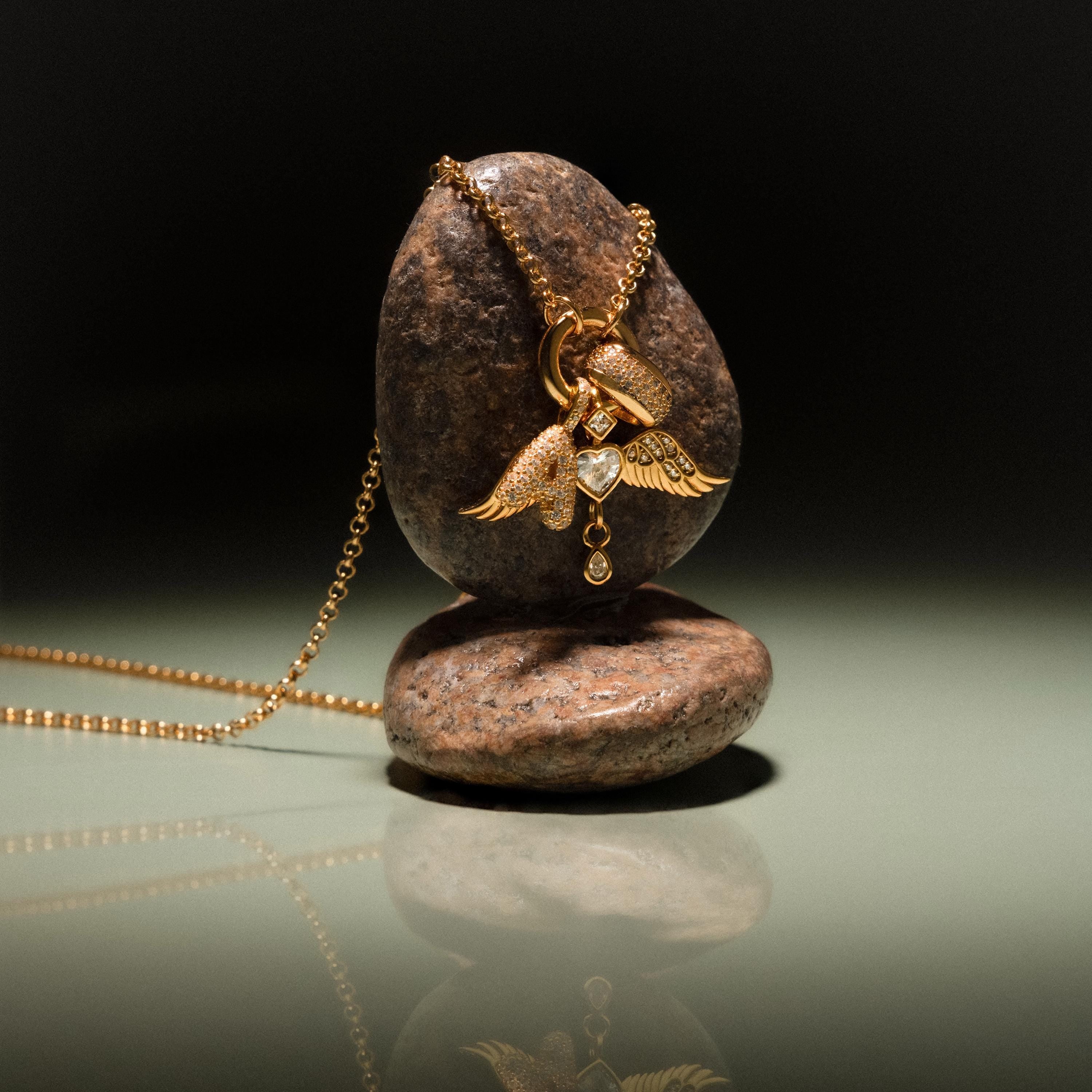Cable Circle Charm Necklace in 18K Gold - Image 7