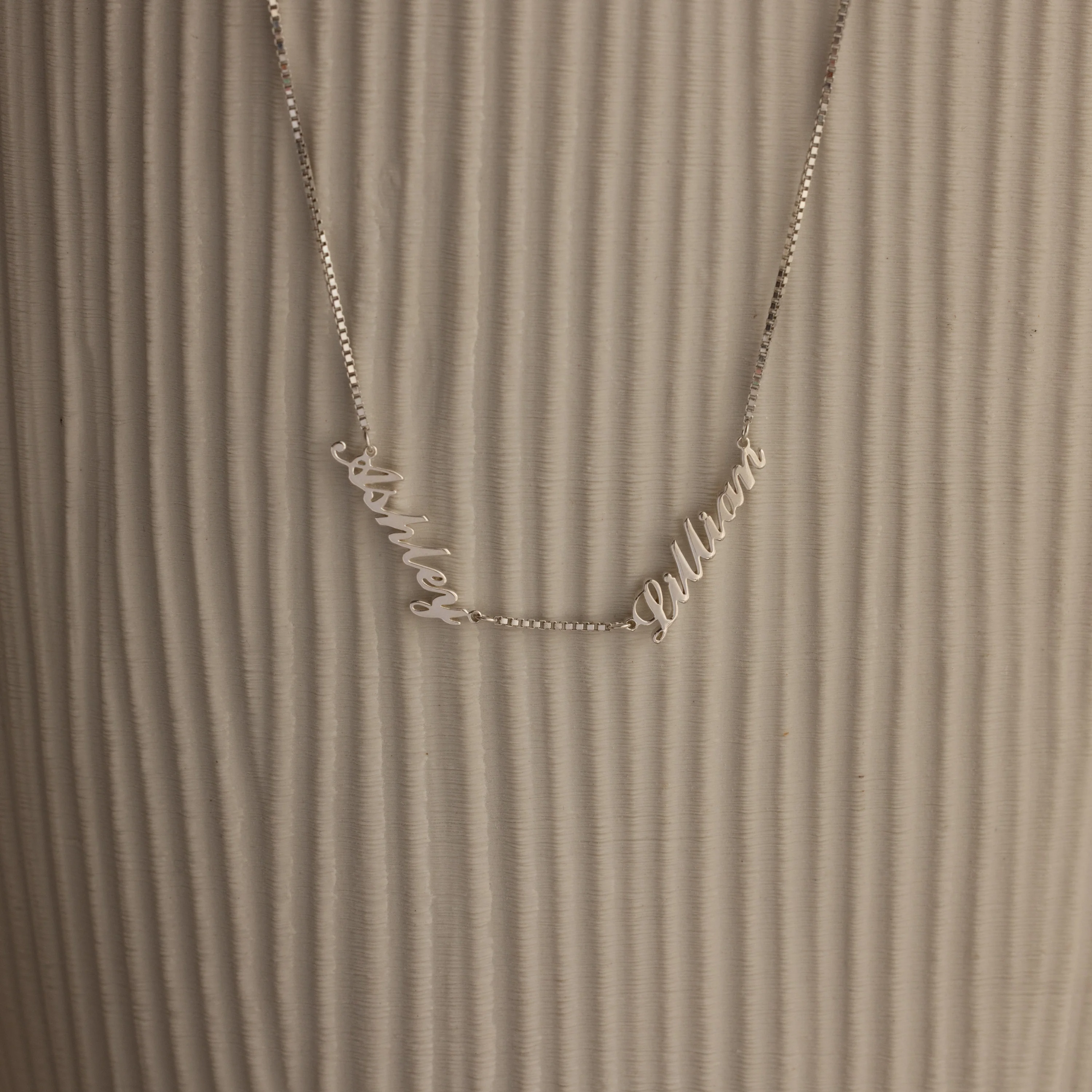 Carrie Box Chain Multiple Name Necklace in Silver - Image 3
