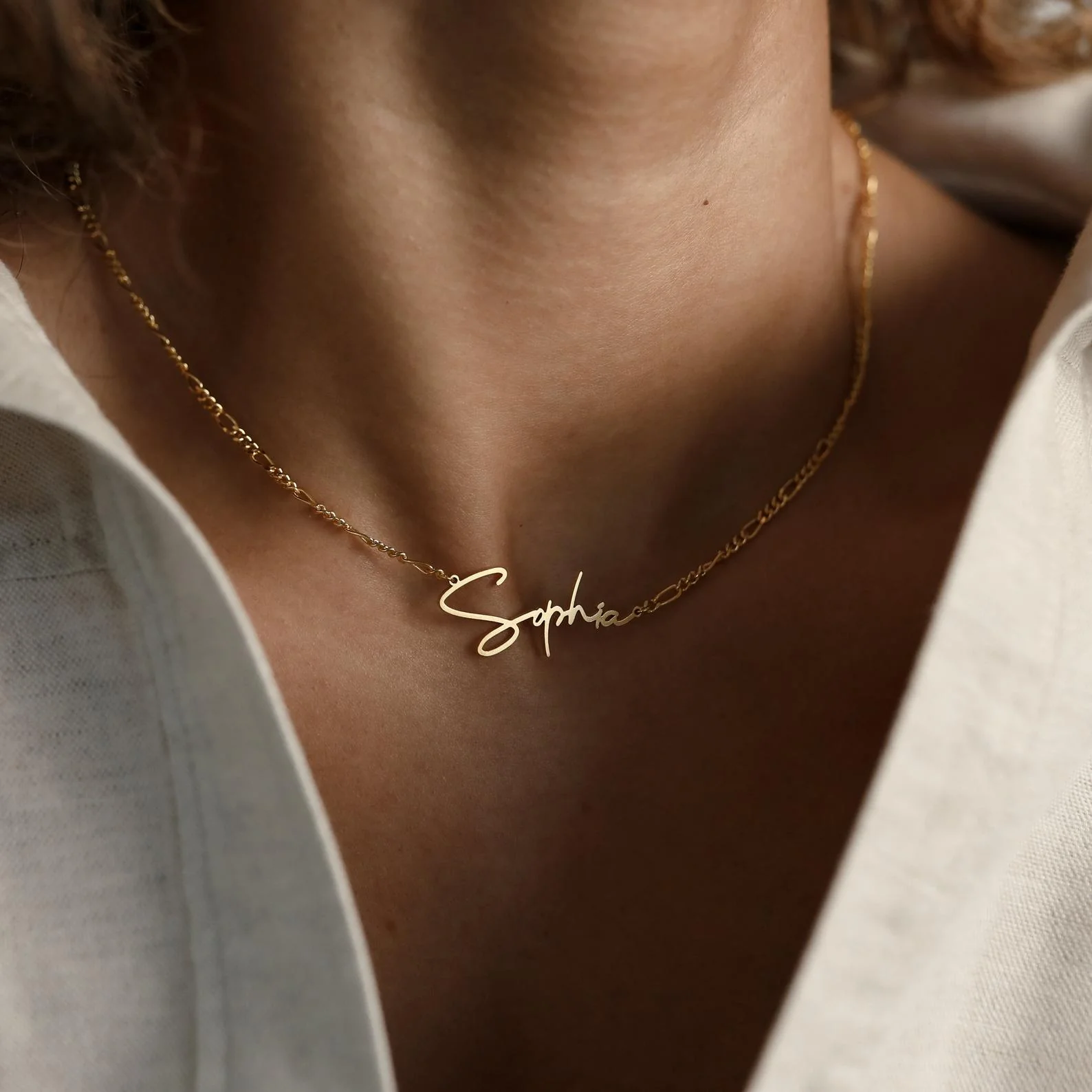 Carrie Figaro Chain Name Necklace in 18K Gold - Image 5
