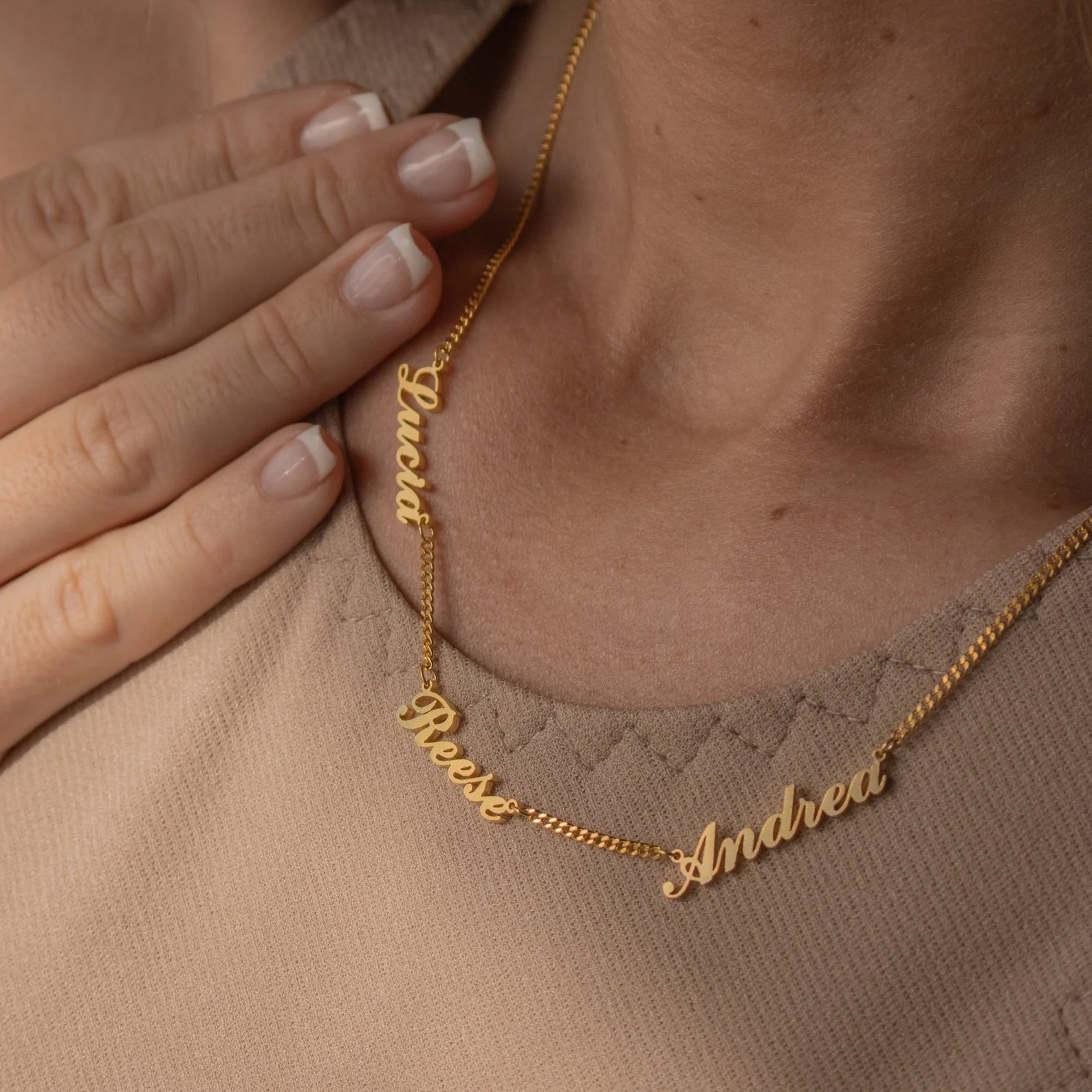 Carrie Multiple Name Necklace in Curb Chain - Image 5