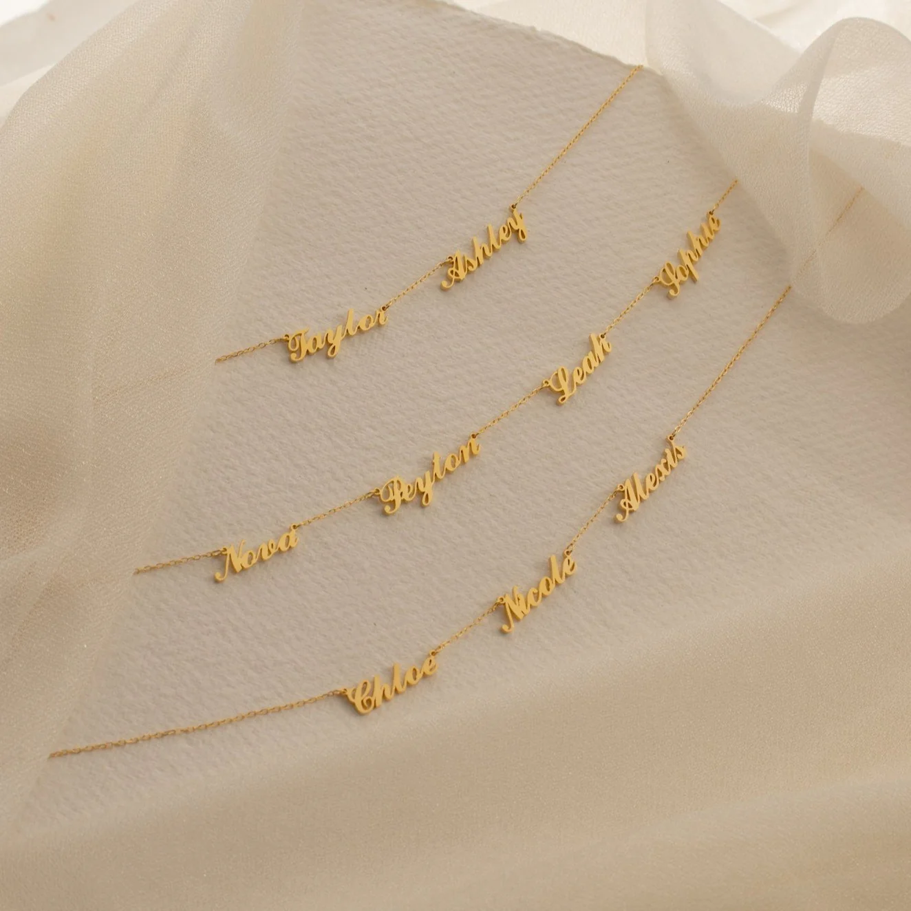 Carrie Multiple Name Necklace in 18K Gold