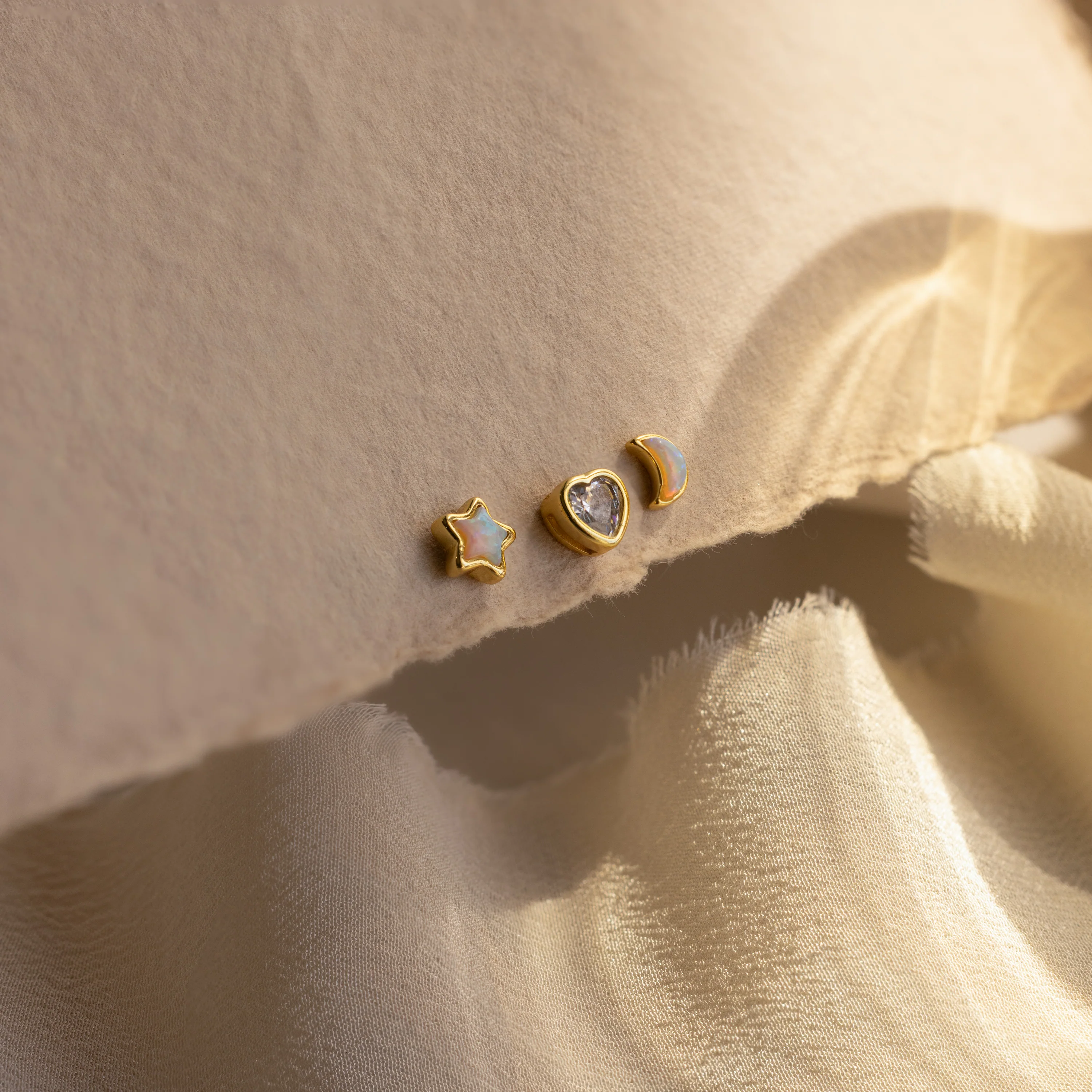 Celestial Flat Back Stud Set in 18K Gold - Image 3