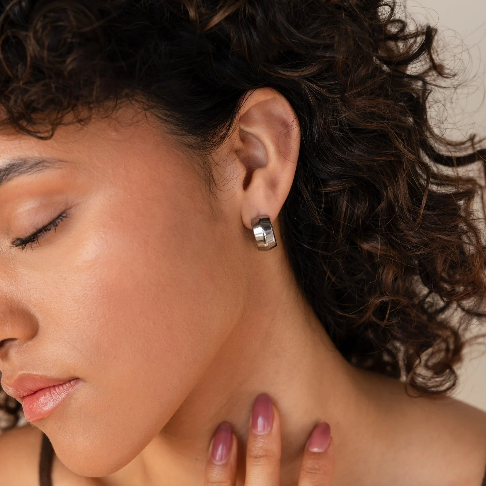 Chunky Bold Hoops - Image 8