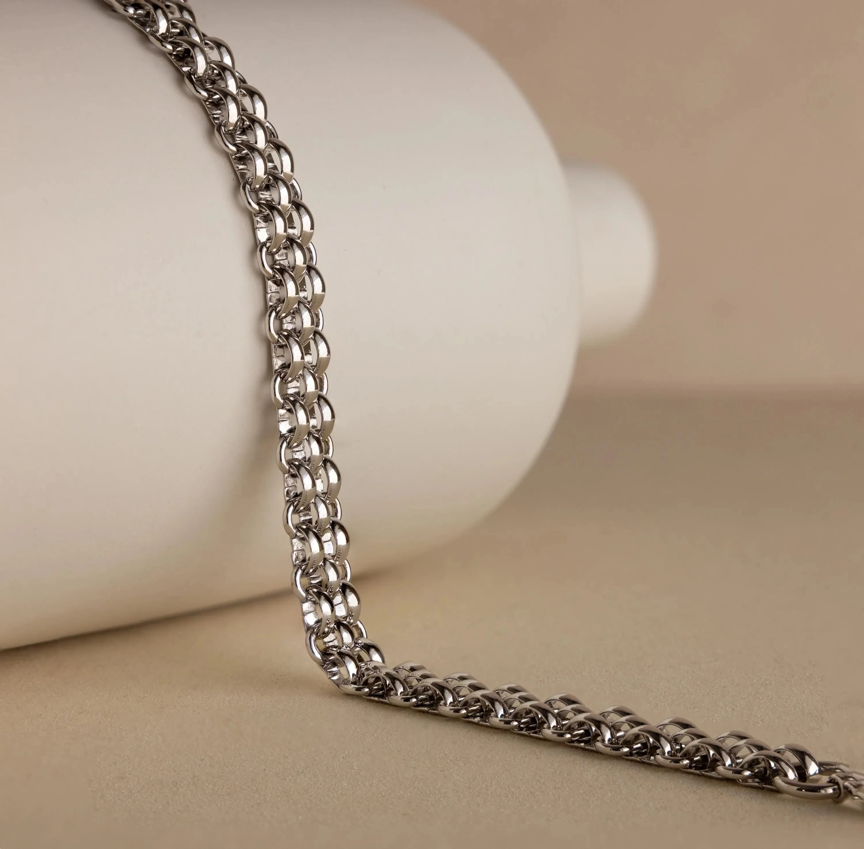 Chunky Link Mesh Necklace - Image 5