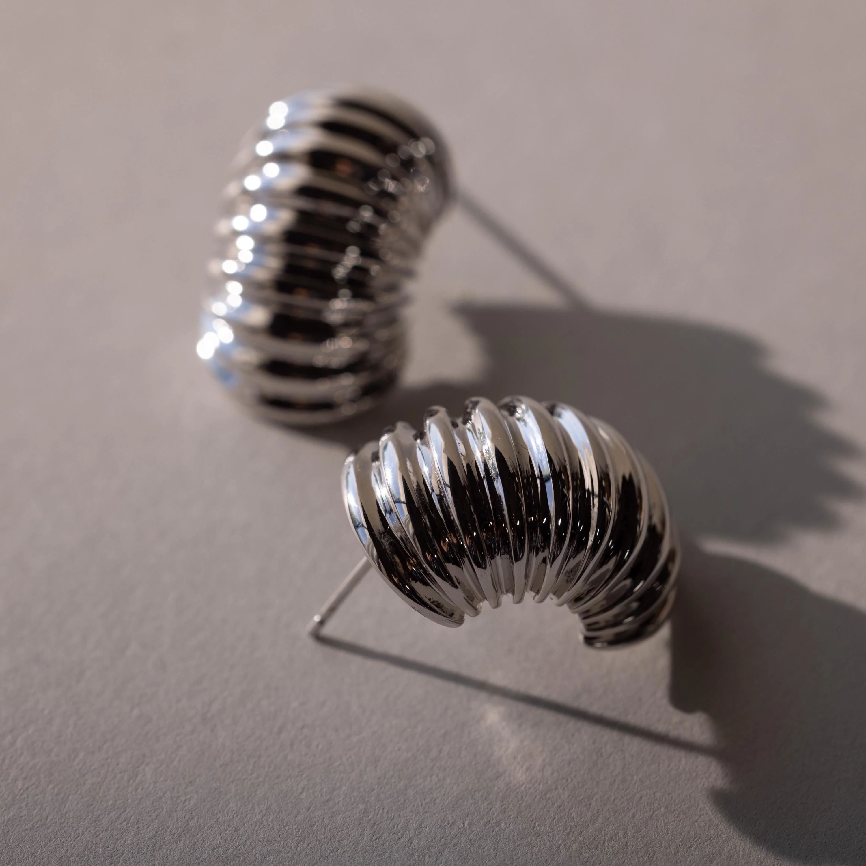 Chunky Ribbed Hoops in Silver - Image 3