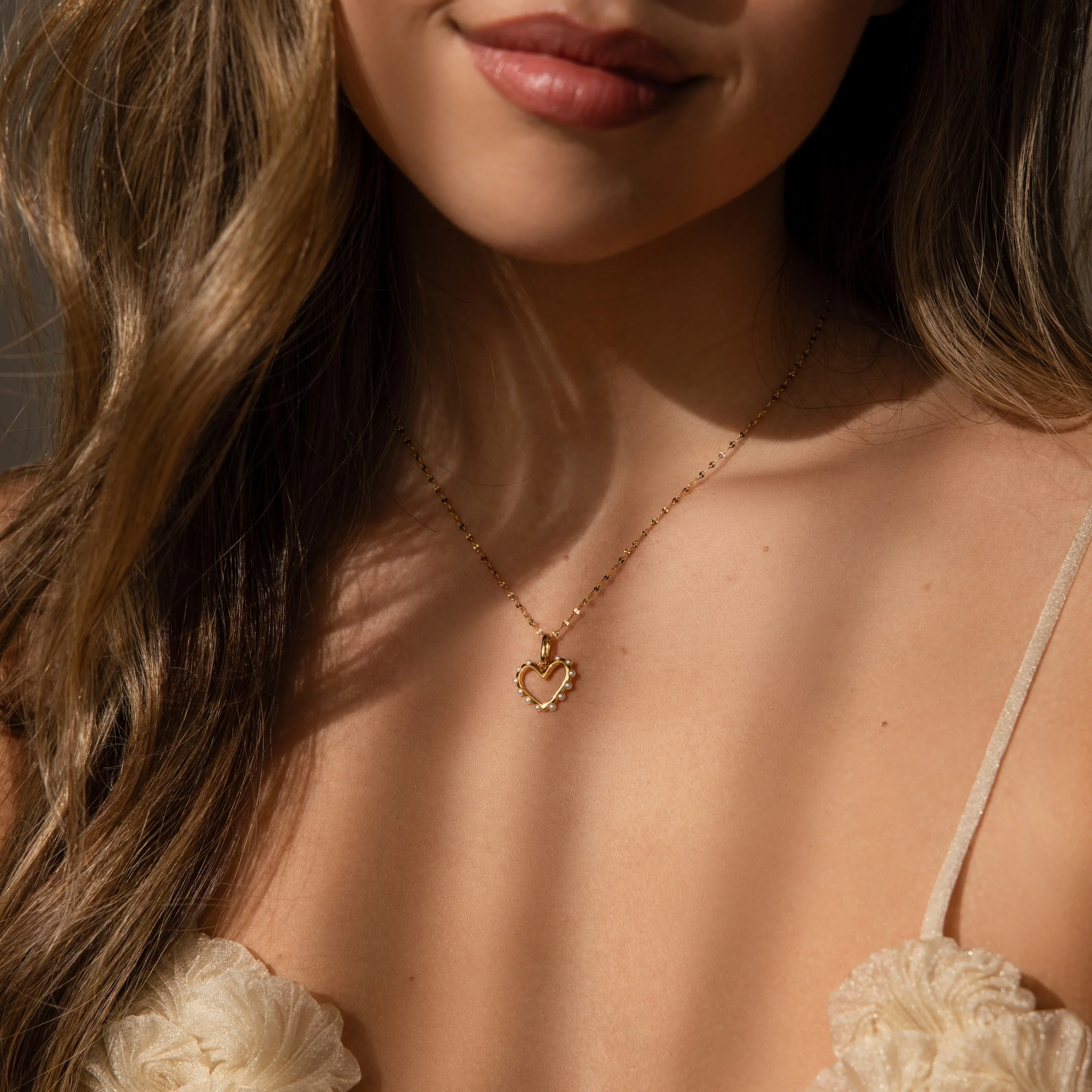 Classic Pearl Heart Charm in 18K Gold - Image 3