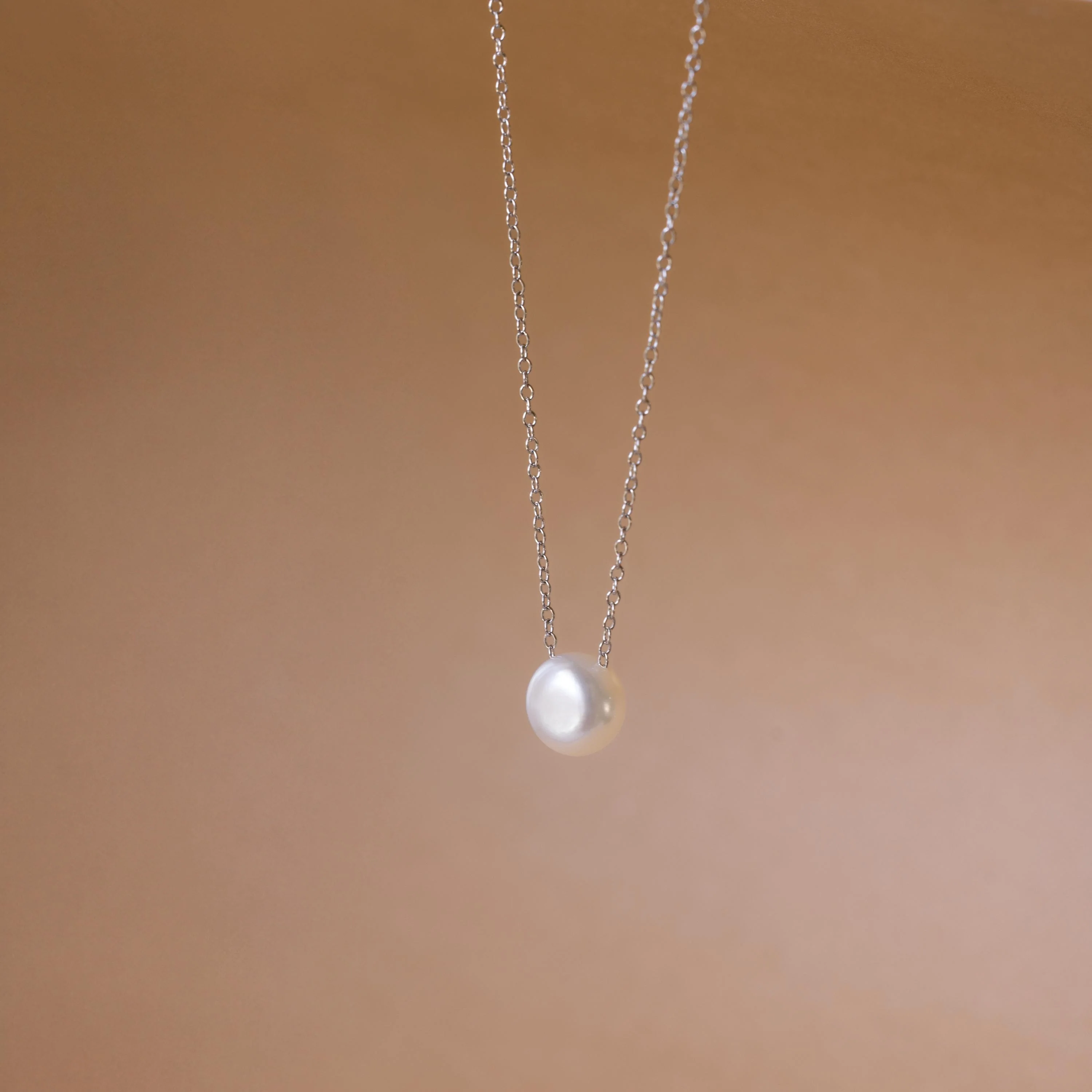 Classic Pearl Pendant Necklace - Image 8