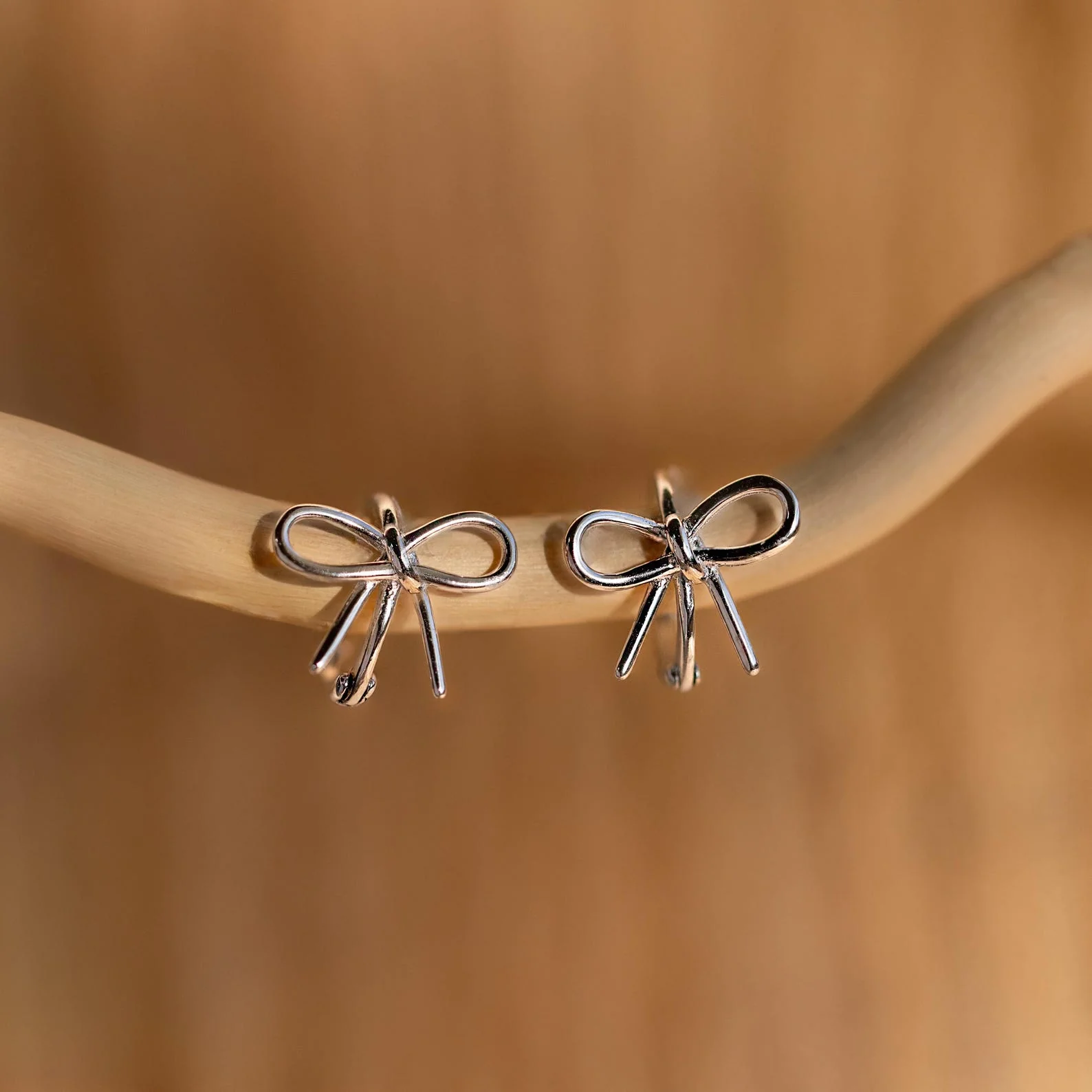 Classic Ribbon Bow Huggies - Image 5