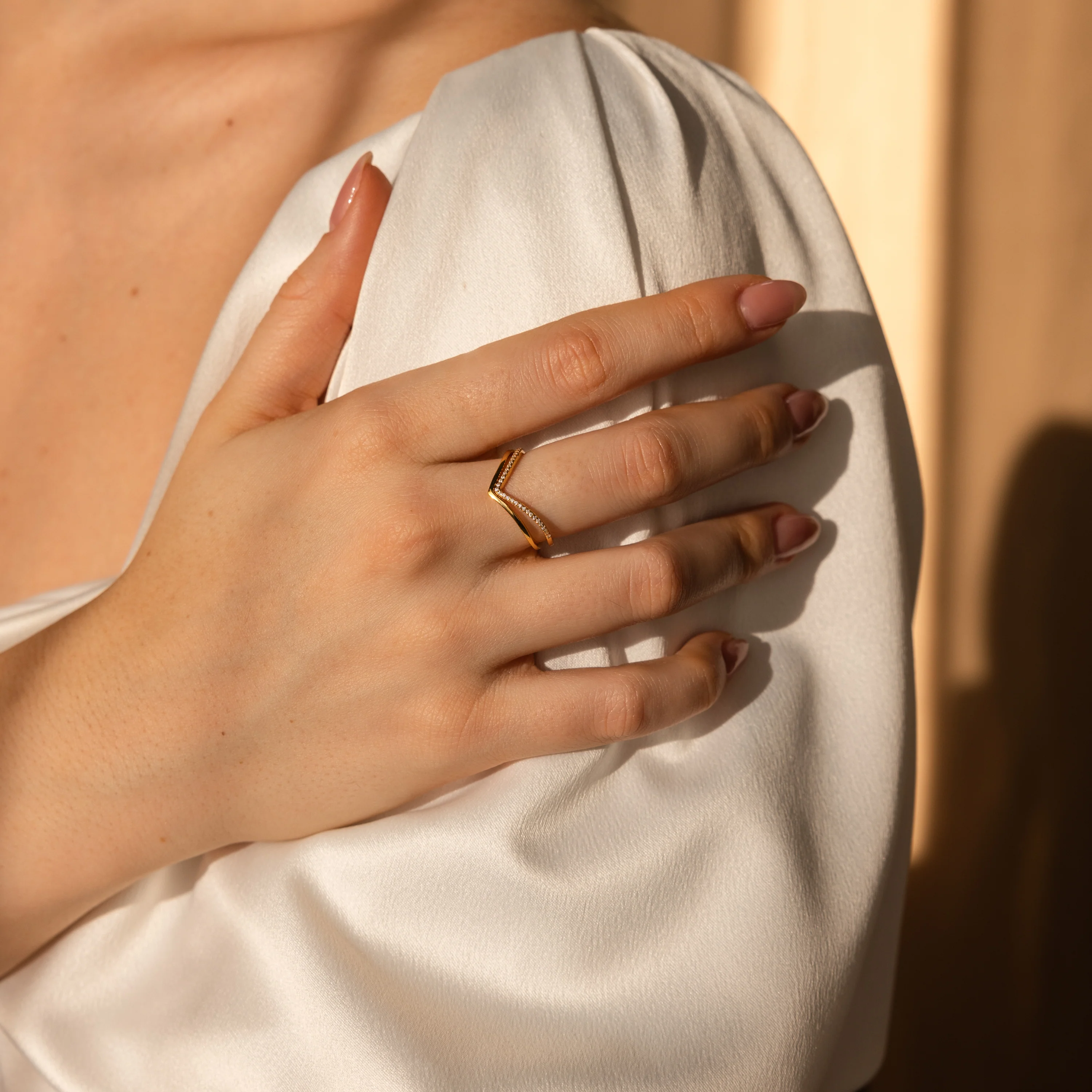 Curve Stacking Set in 18K Gold - Image 4