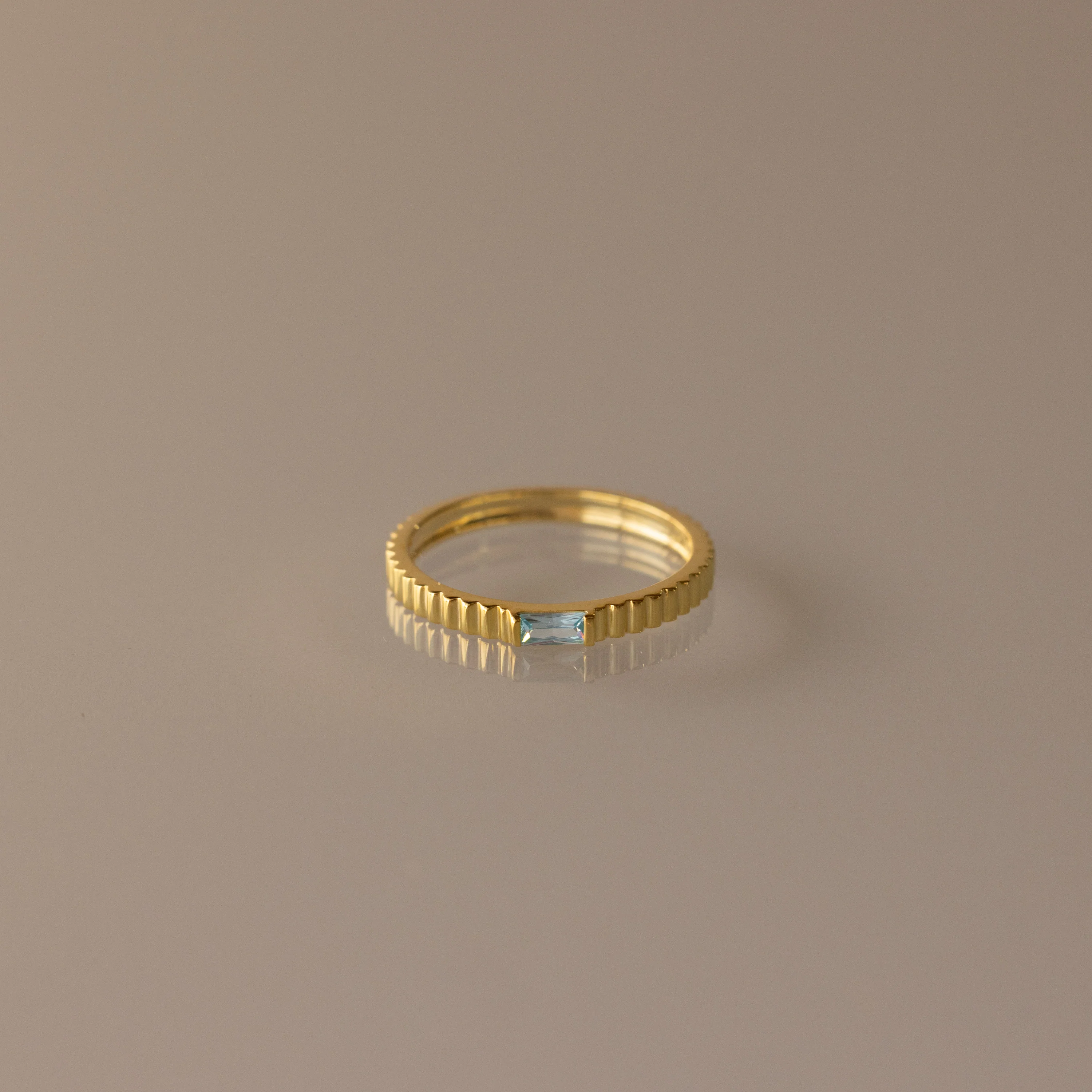 Dainty Ribbed Aquamarine Ring