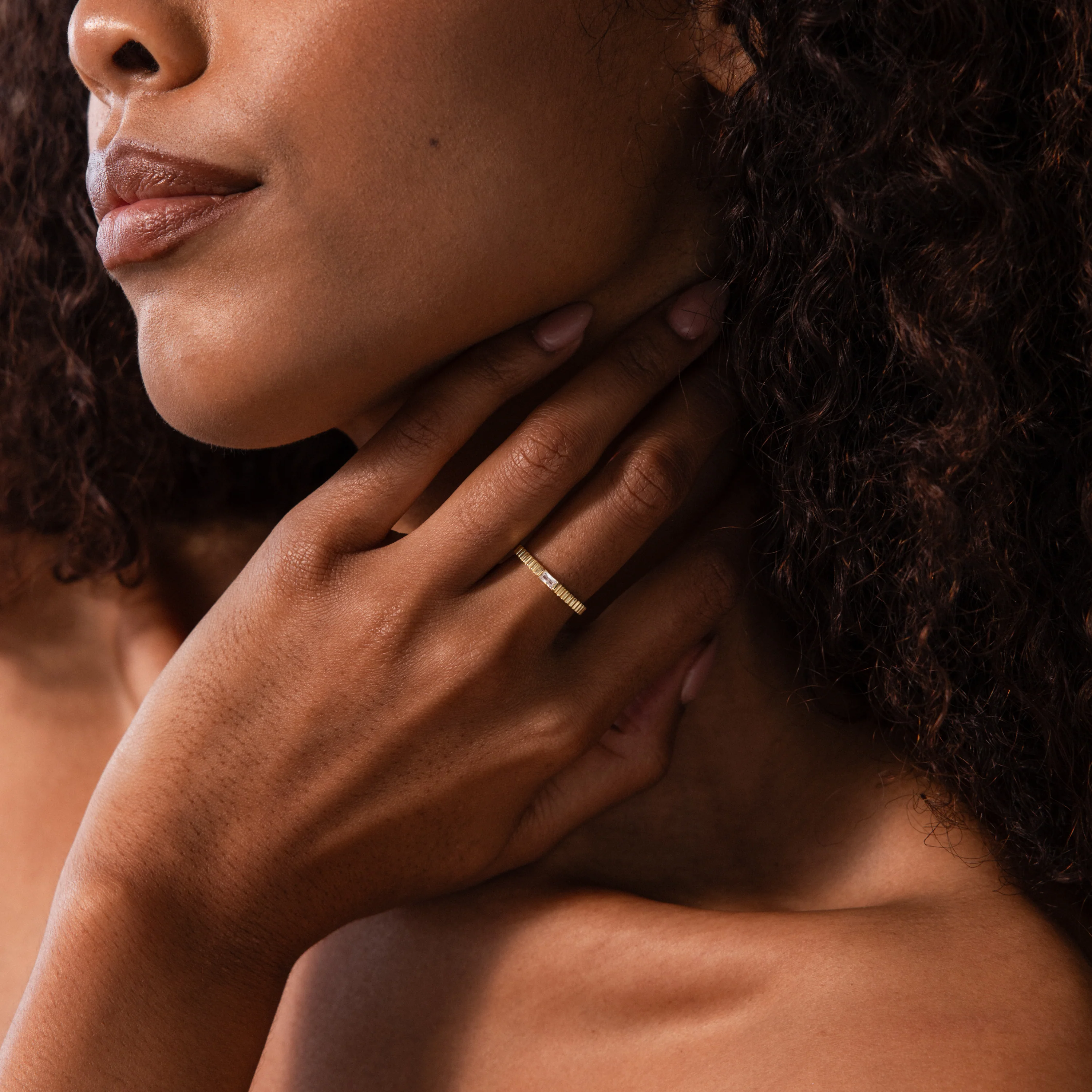 Dainty Ribbed Diamond Ring - Image 2