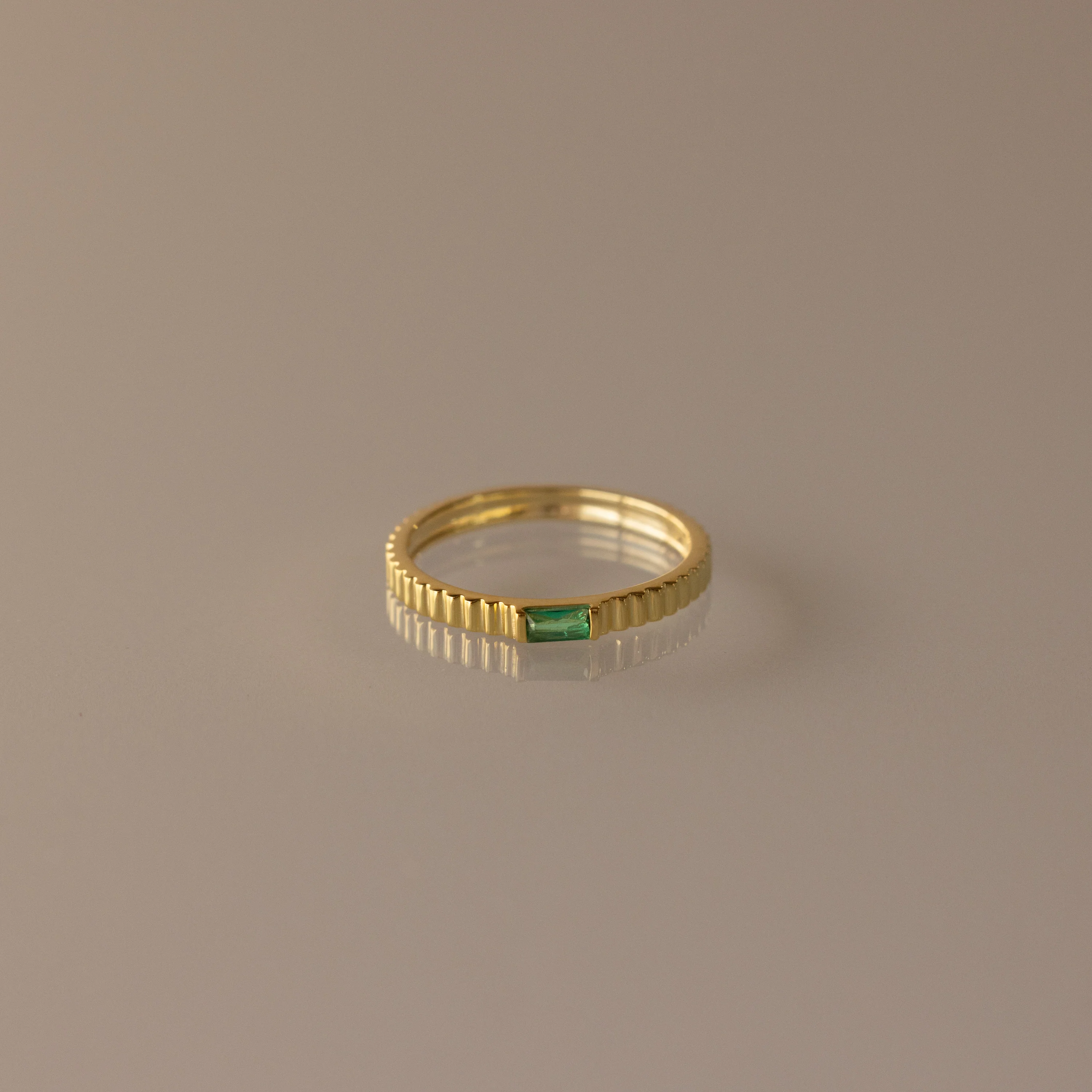 Dainty Ribbed Emerald Ring