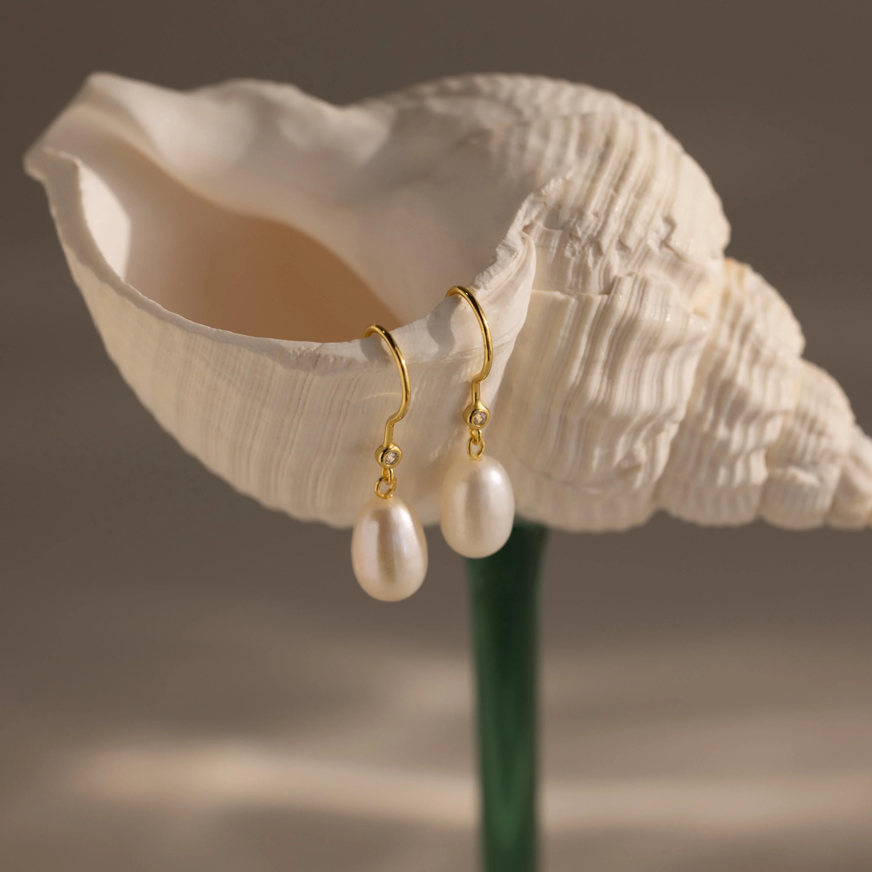 Dangling Pearl Diamond Earrings - Image 7