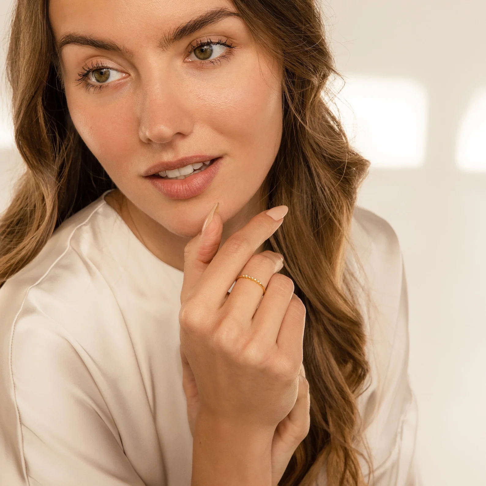 Delicate Pearl Diamond Ring in 18K Gold - Image 8