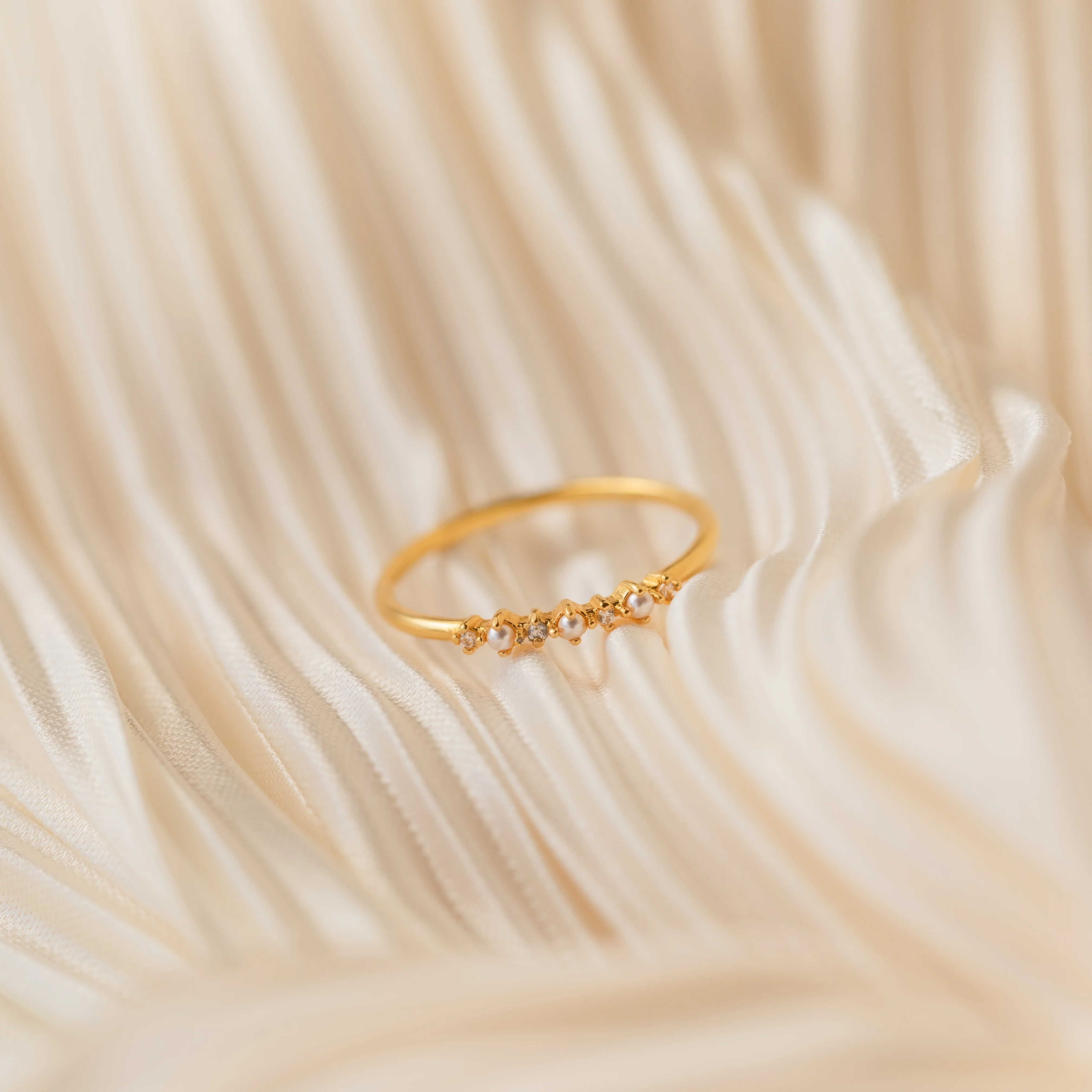 Delicate Pearl Diamond Ring - Image 8