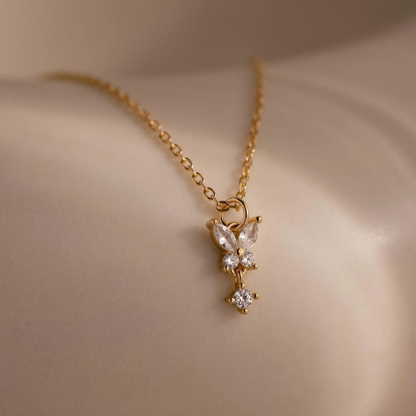 Diamond Butterfly Necklace & Earrings Set in 18K Gold - Image 5