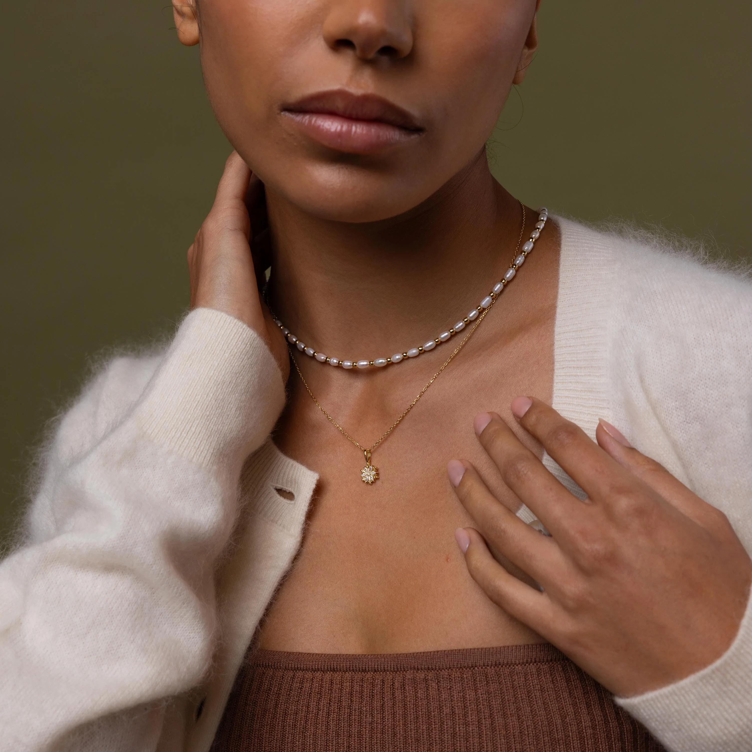 Diamond Poinsettia Necklace in 18K Gold - Image 4
